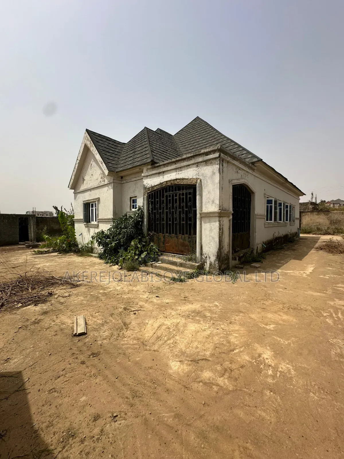 3bdrm Bungalow in In An Estate for sale