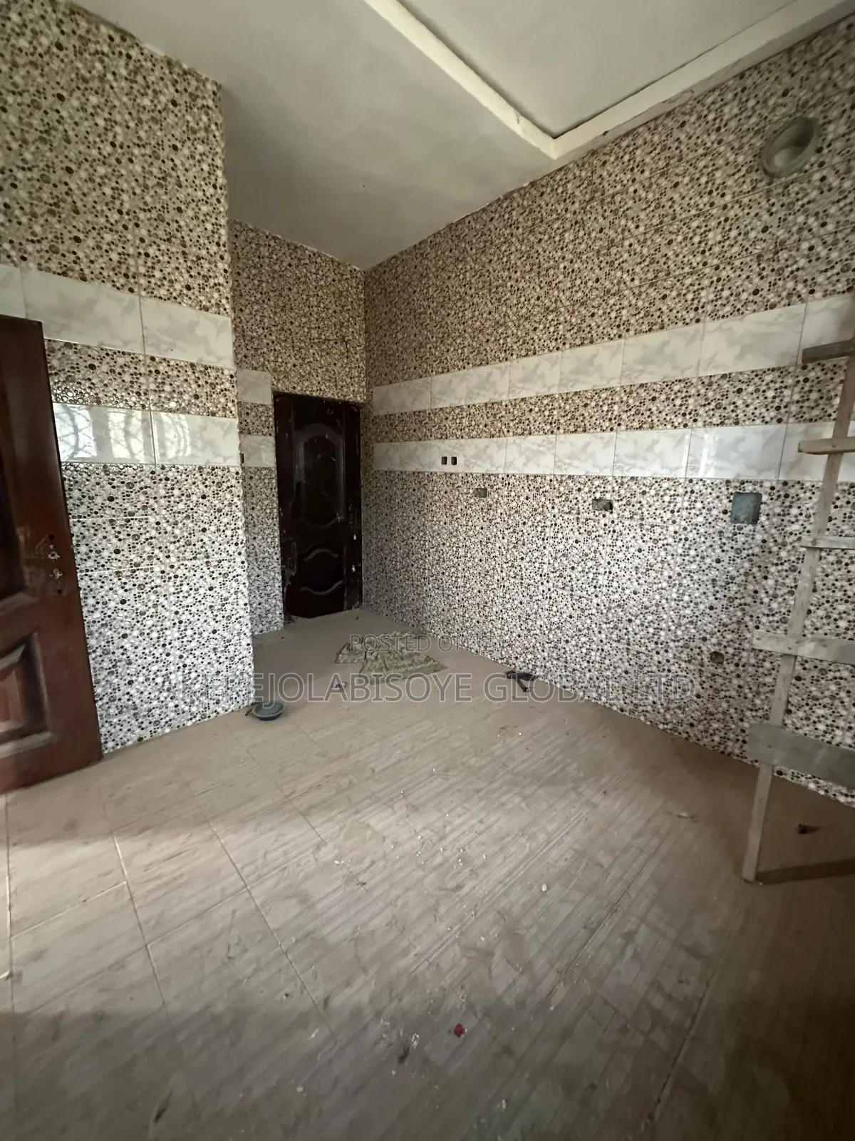 3bdrm Bungalow in In An Estate for sale