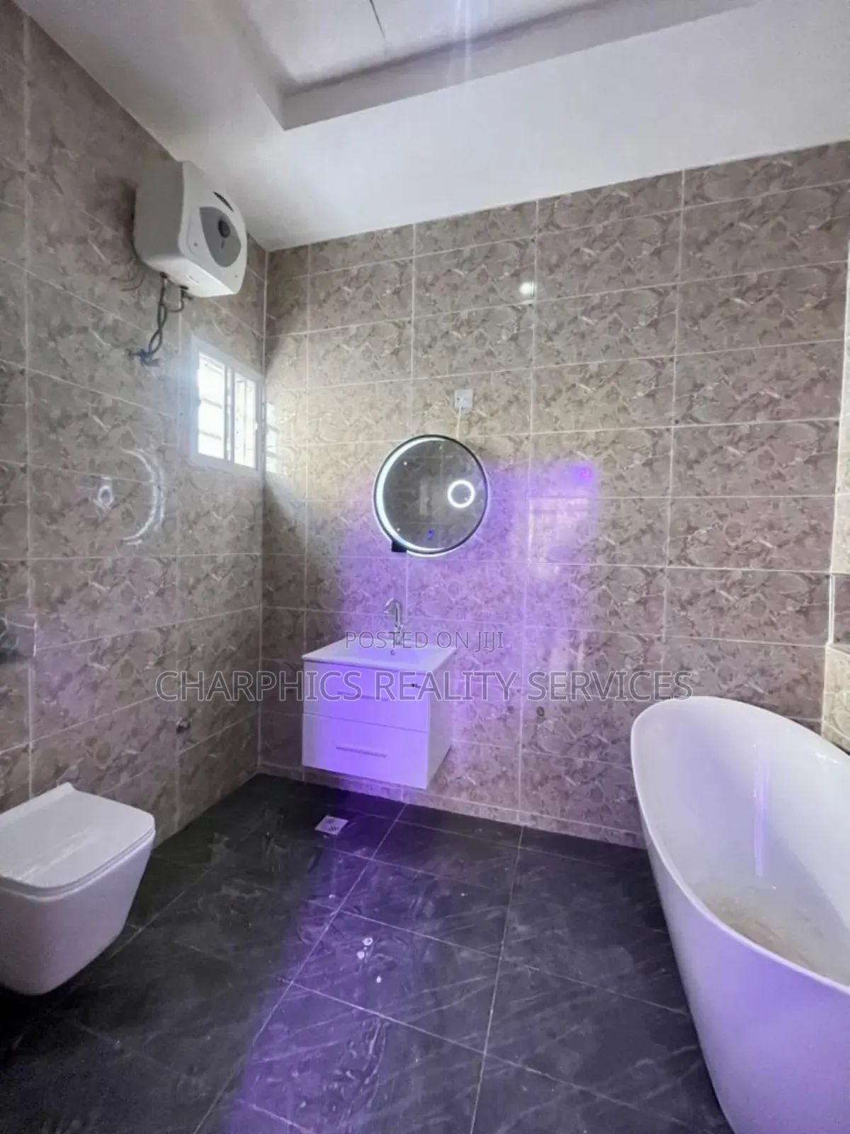 5bdrm Duplex in Osapa london for sale