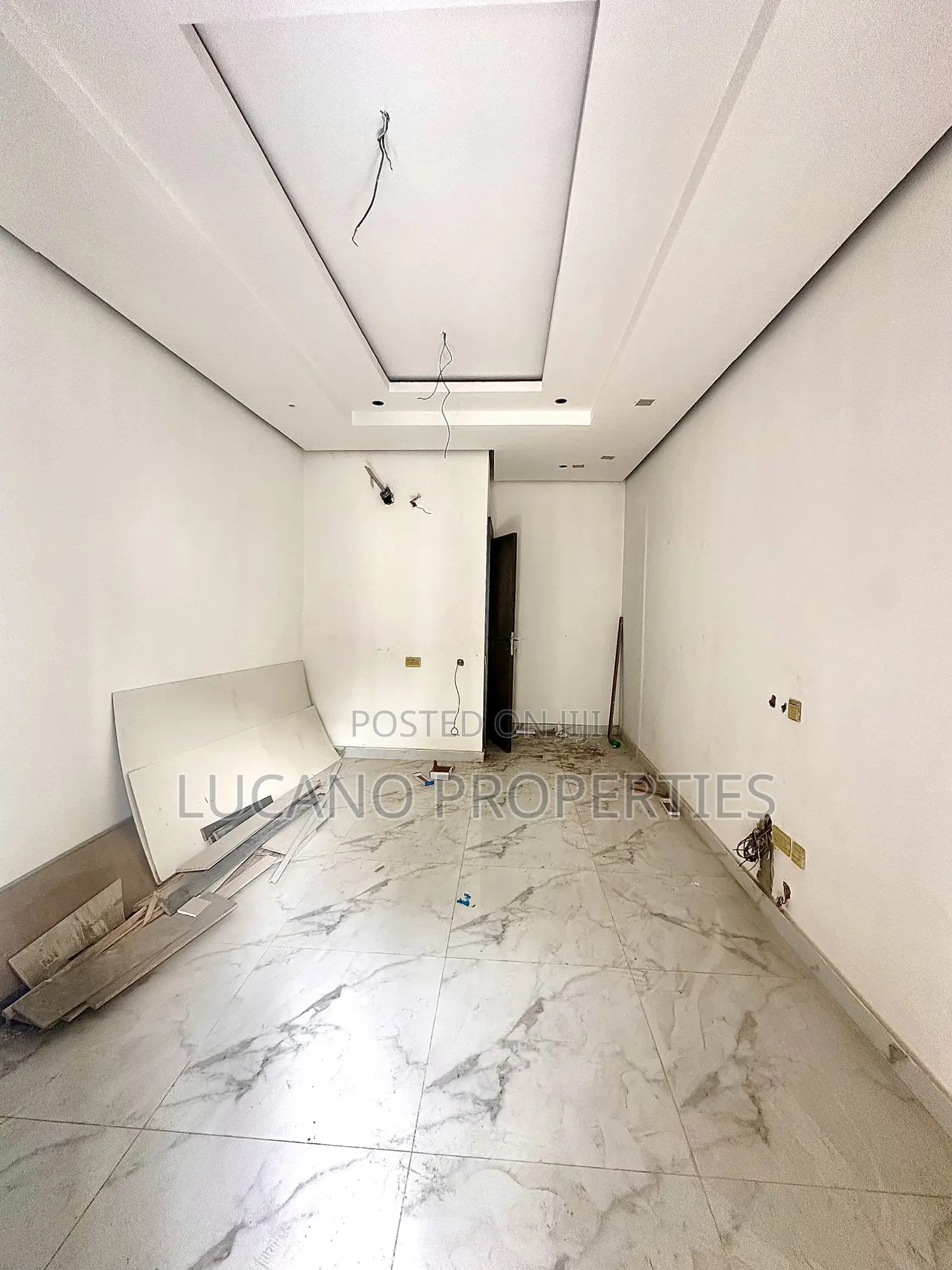 5bdrm Duplex in Utako District for sale