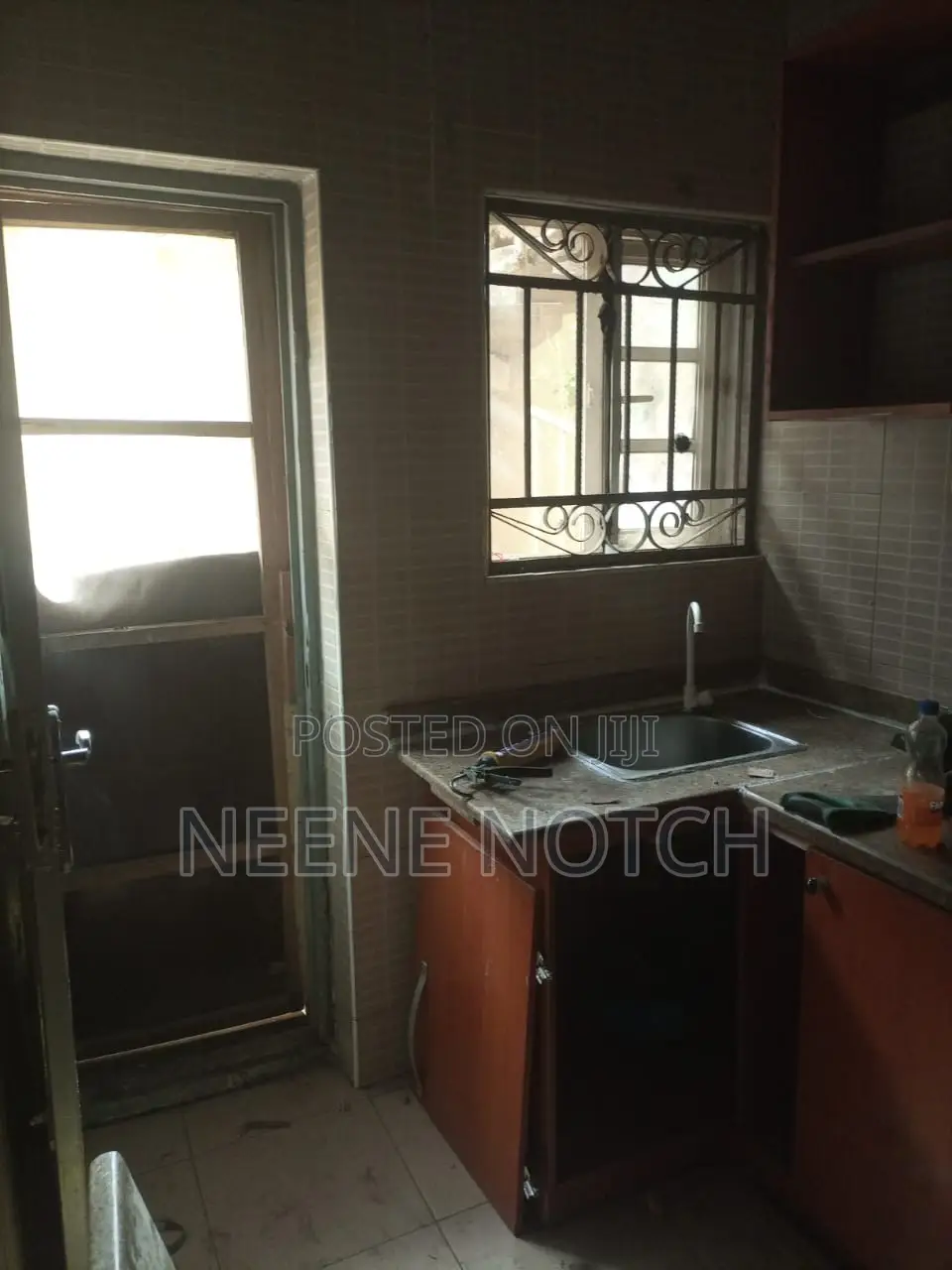 2bdrm Block of Flats in Durban Street, Area 1 for rent