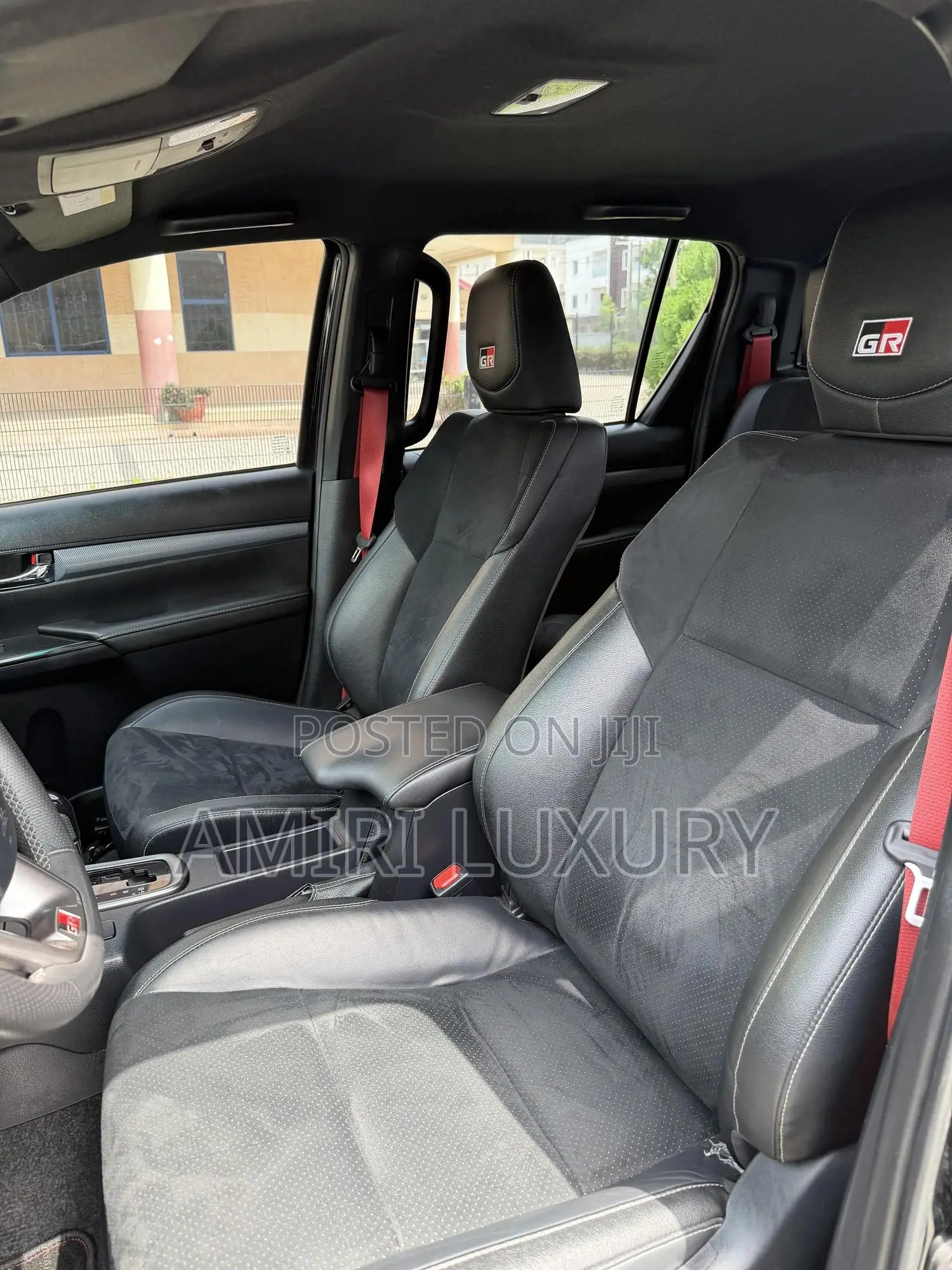 Toyota Hilux 2024 Black