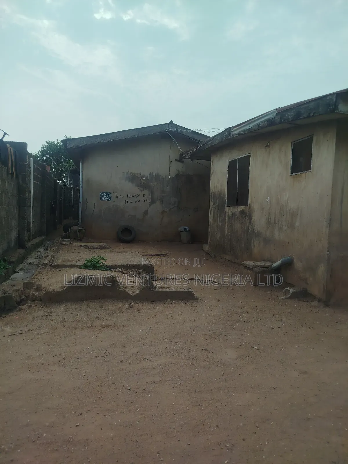 2bdrm Bungalow in Agric Estate, Igando / Ikotun/Igando for sale