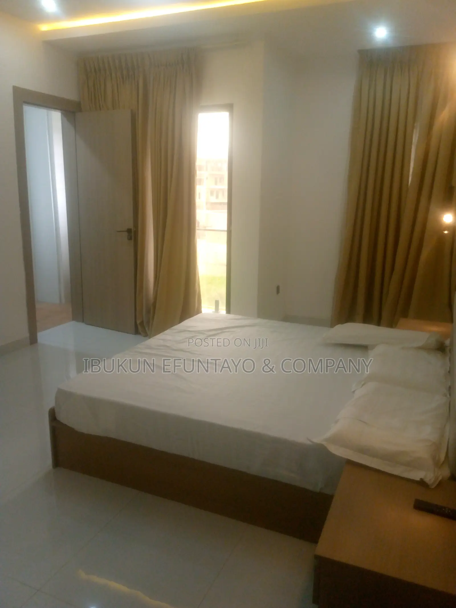 Furnished 1bdrm Apartment in Lekki Phase 1 for sale