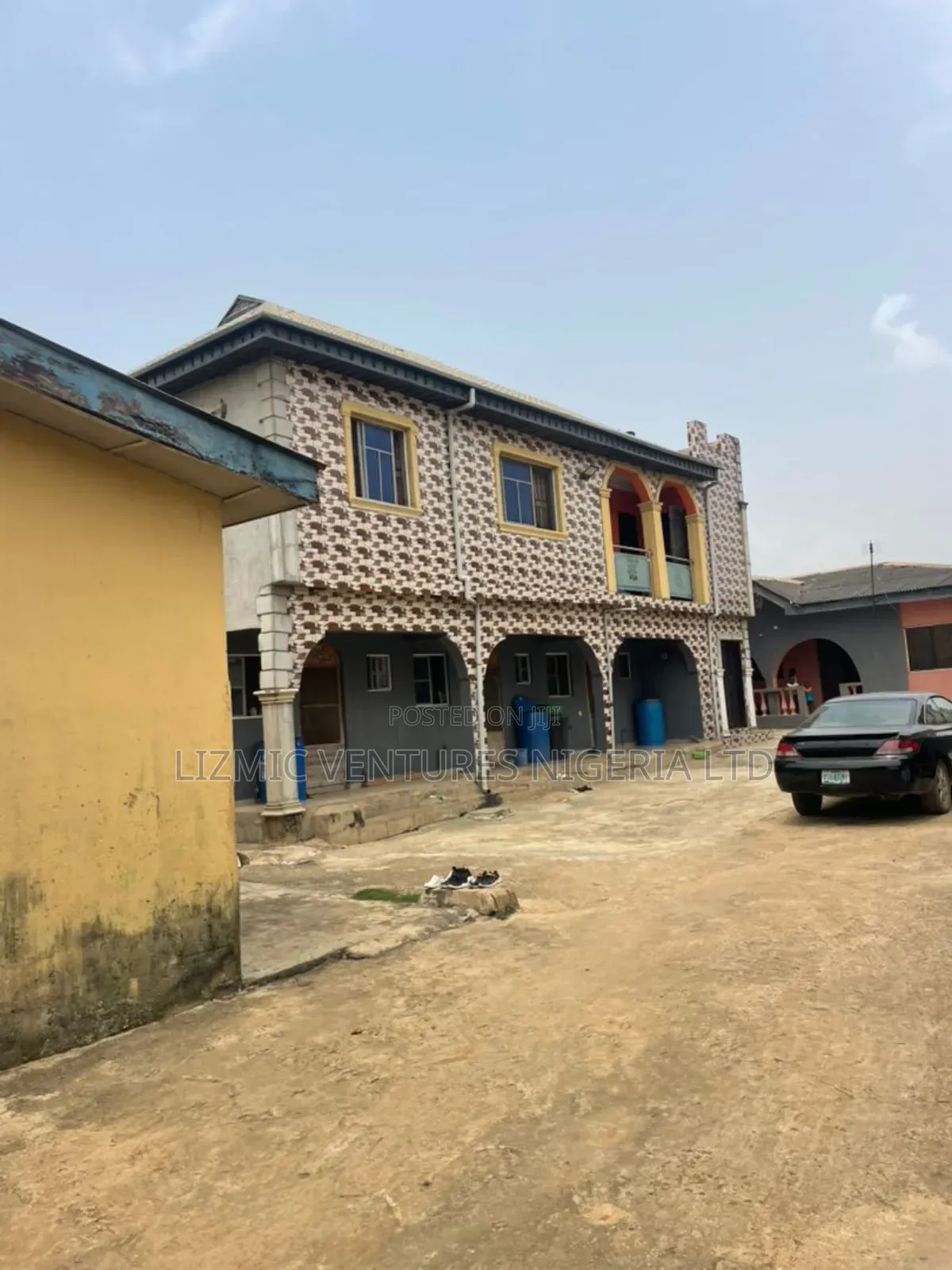 3bdrm Block of Flats in Isuti Rd, Igando / Ikotun/Igando for sale