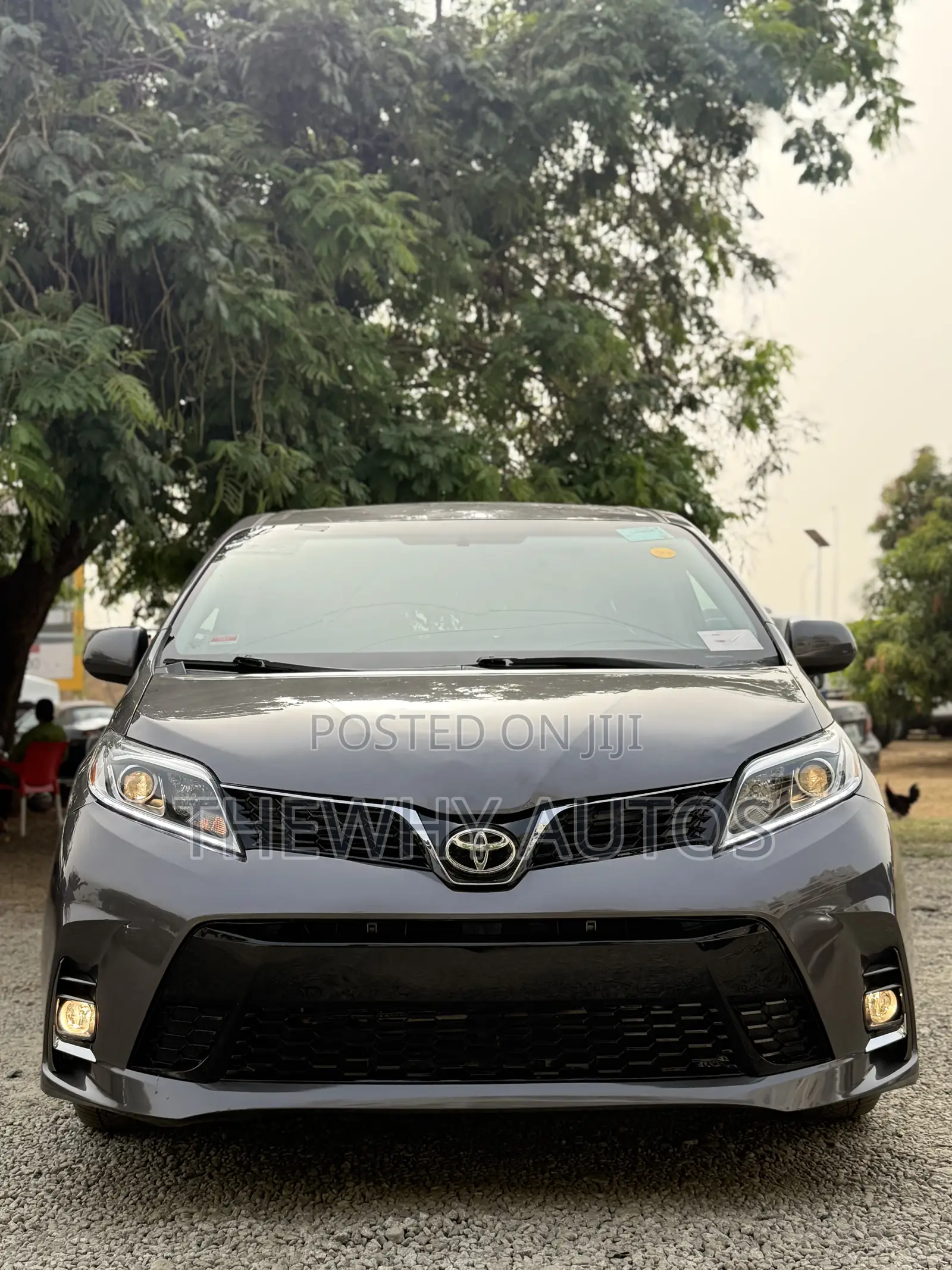 Toyota Sienna XLE 7 Passenger (3.5L 6cyl 6A) 2016 Gray