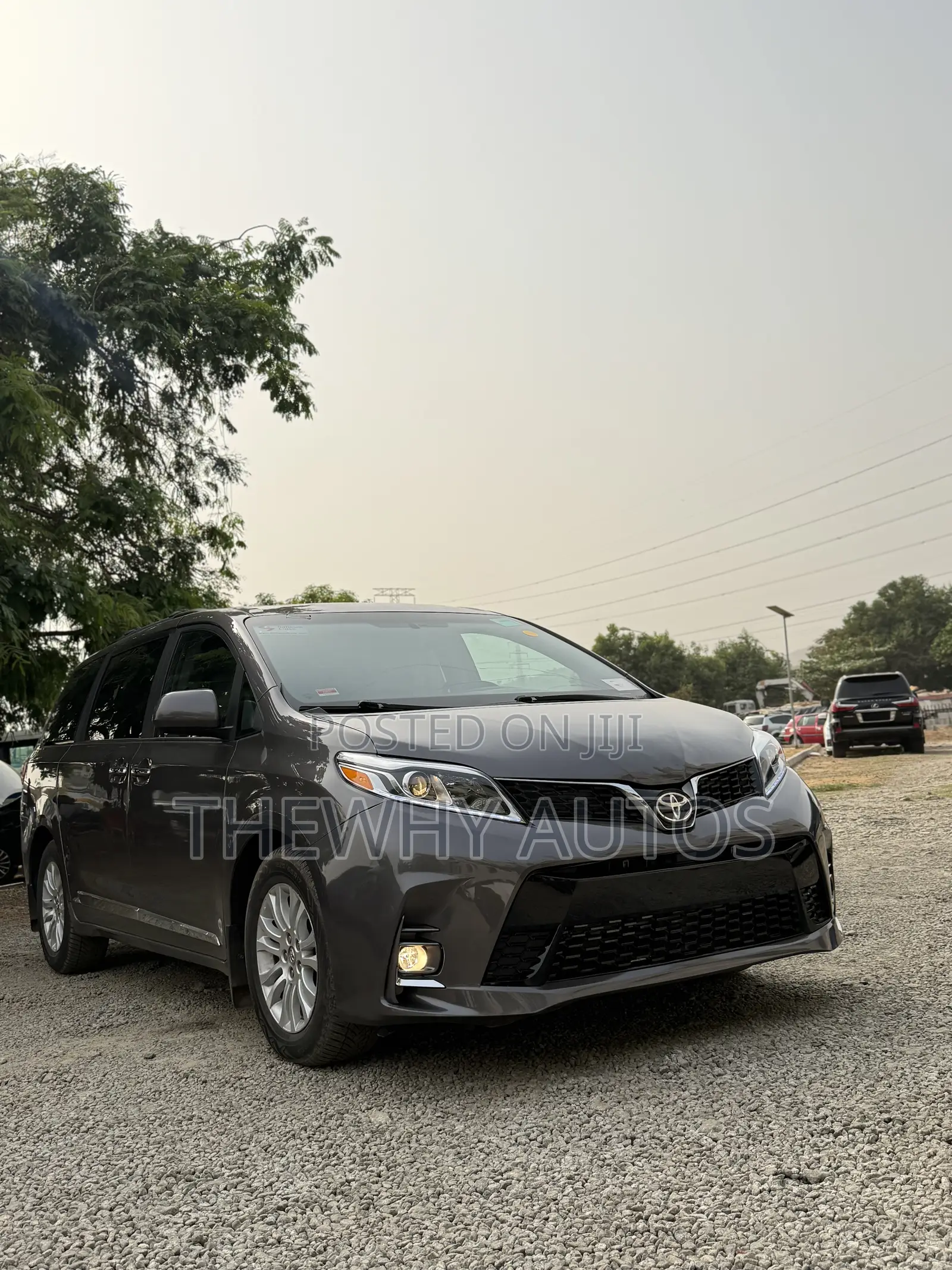 Toyota Sienna XLE 7 Passenger (3.5L 6cyl 6A) 2016 Gray