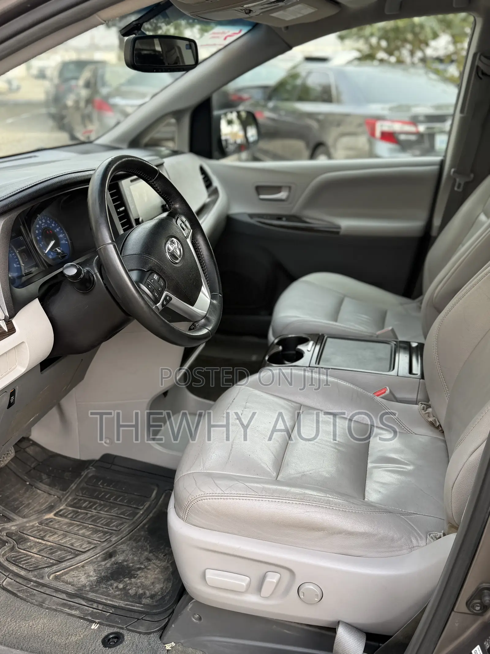 Toyota Sienna XLE 7 Passenger (3.5L 6cyl 6A) 2016 Gray