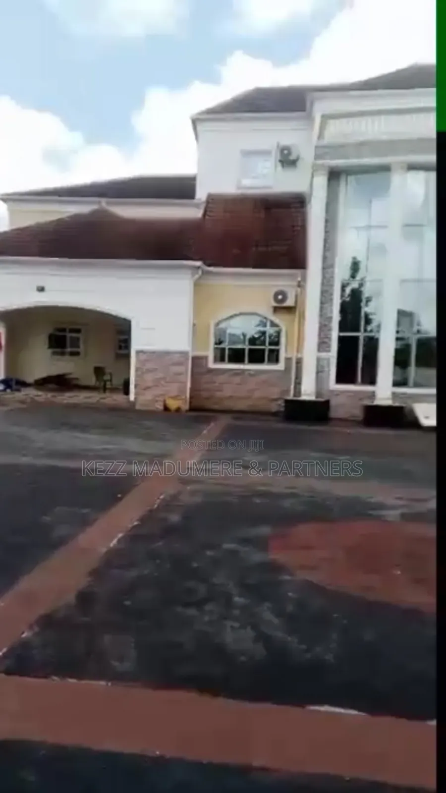 10bdrm Duplex in Umuahia , Abia State for sale