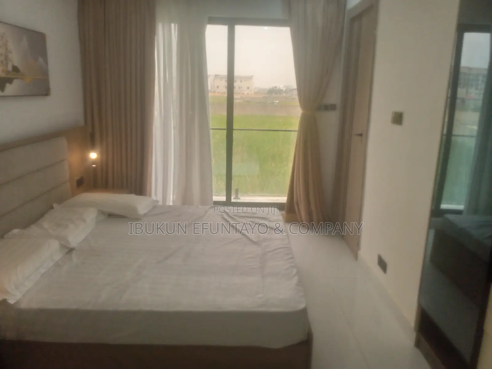 Furnished 2bdrm Apartment in Lekki Phase 1 for sale