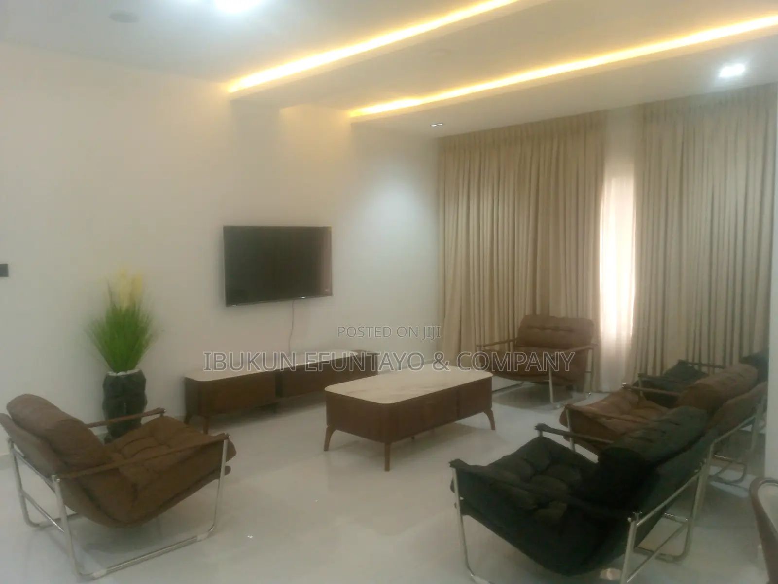 Furnished 2bdrm Apartment in Lekki Phase 1 for sale