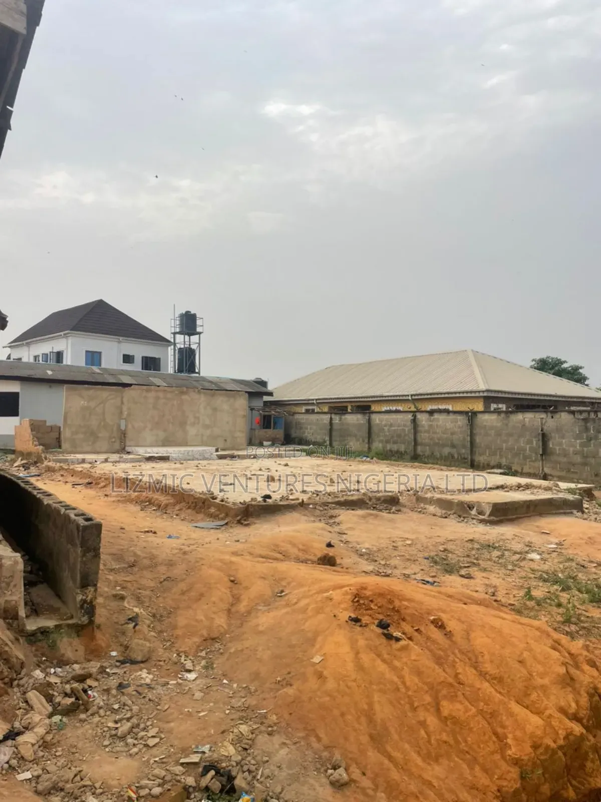 3bdrm Bungalow in Agric Estate, Igando / Ikotun/Igando for sale