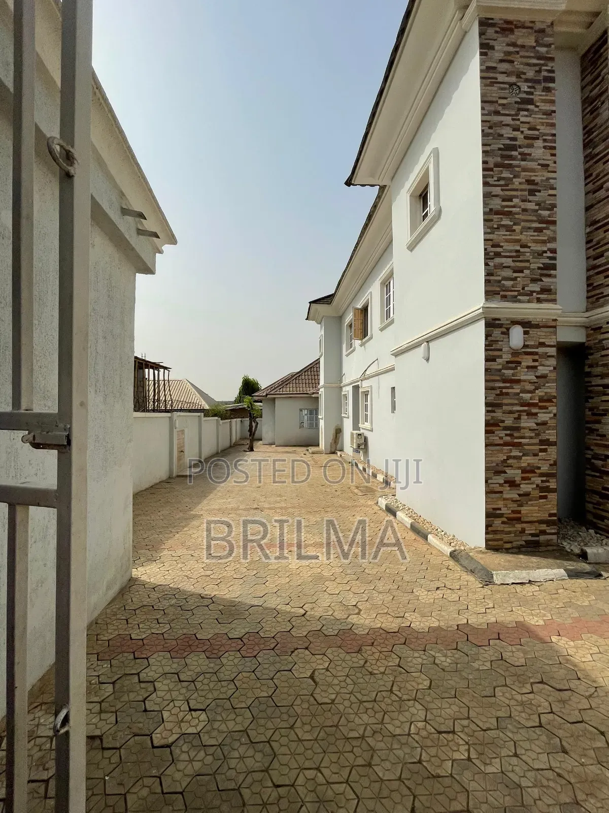 6bdrm Duplex in Zone 6 / Wuse for sale