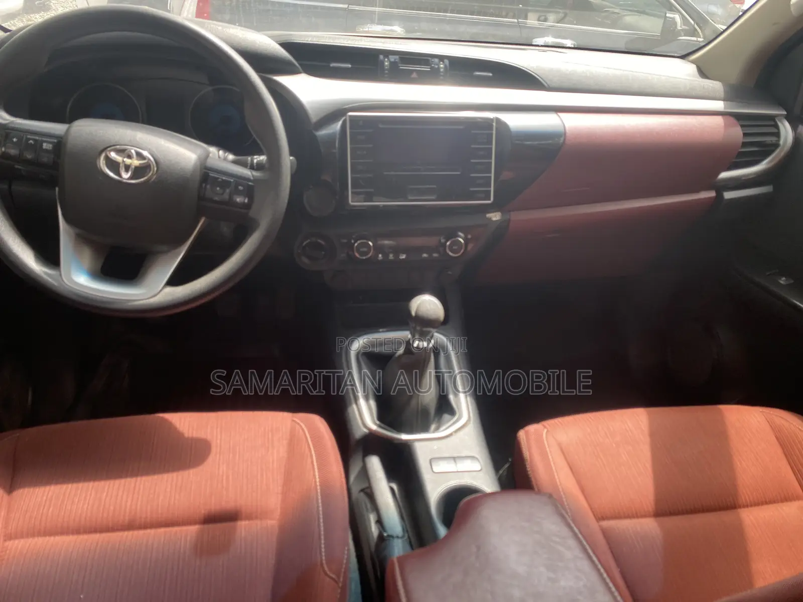 Toyota Hilux Revo Double Cab Petrol 2.7 RWD 2016 White