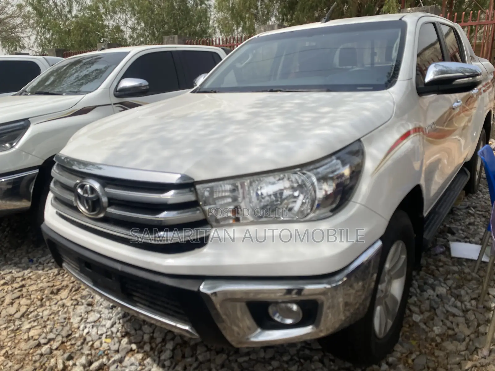 Toyota Hilux Revo Double Cab Petrol 2.7 RWD 2016 White
