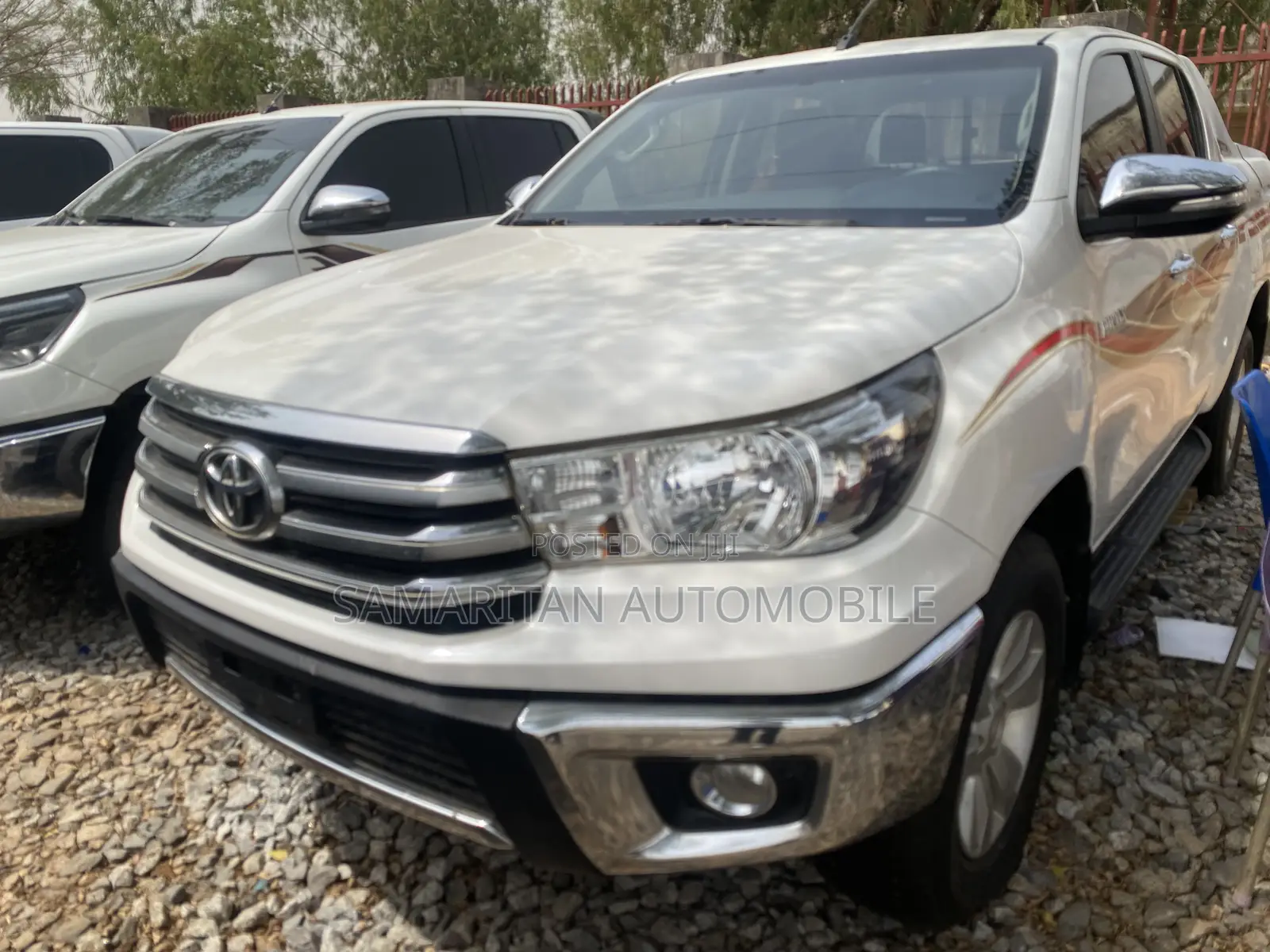 Toyota Hilux Revo Double Cab Petrol 2.7 RWD 2016 White