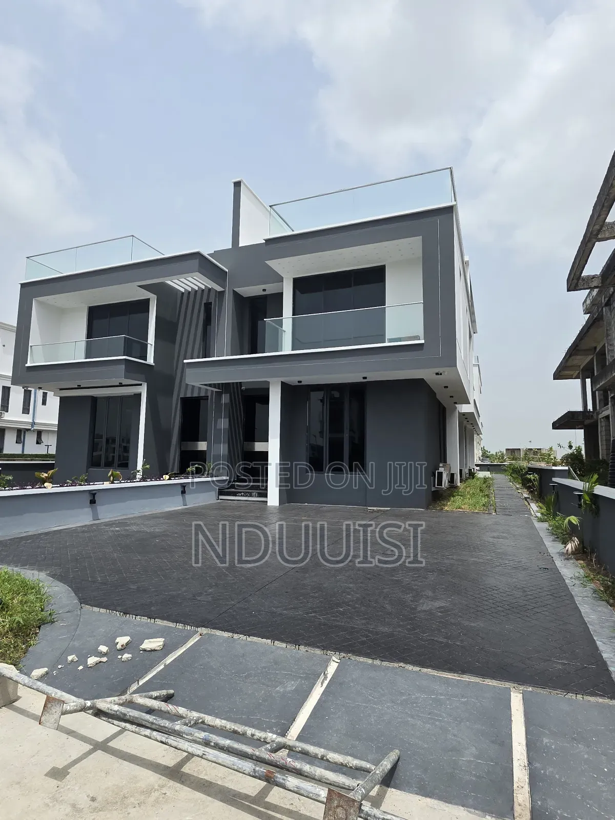 5bdrm Duplex in Cowrie Creek Estate, Lekki Phase 1 for sale