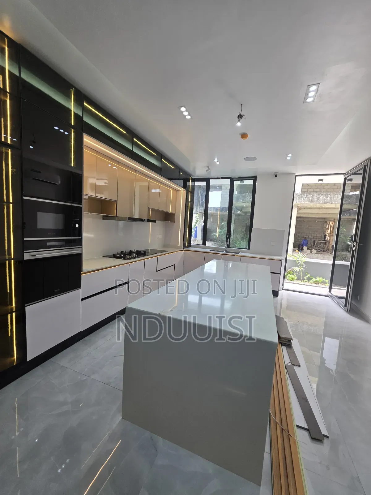 5bdrm Duplex in Cowrie Creek Estate, Lekki Phase 1 for sale