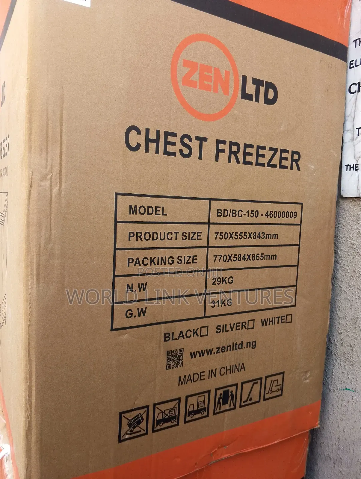 Zen Chest Freezer With Sliding Glass External Condenser and Key
