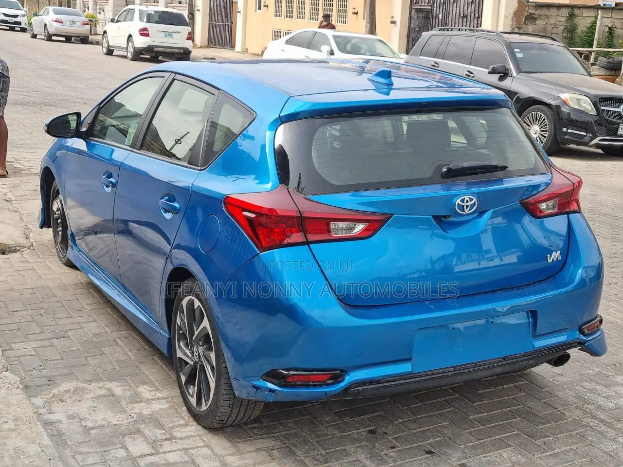 Toyota Corolla XSE 4dr Sedan (1.8L 4cyl CVT) 2017 Blue