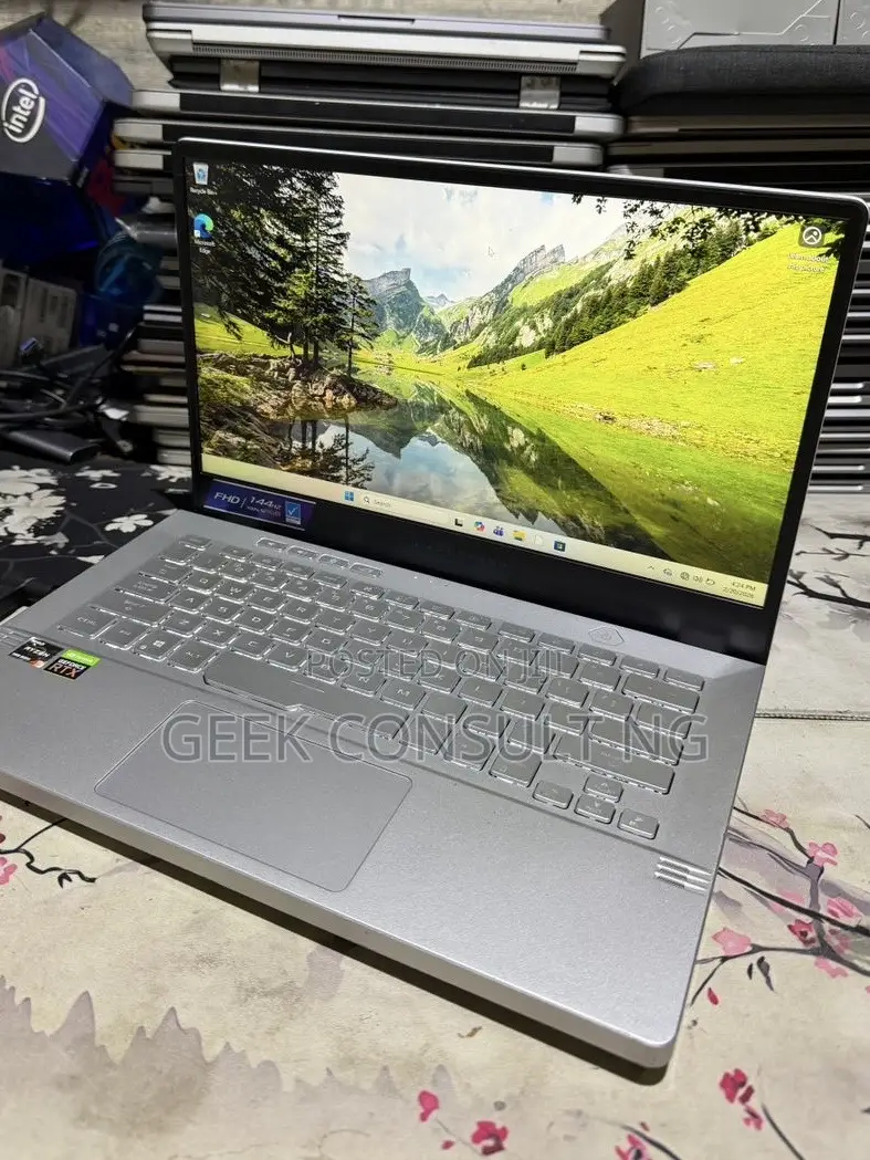 Laptop Asus ROG Zephyrus G14 16GB AMD Ryzen 9 SSD 1T