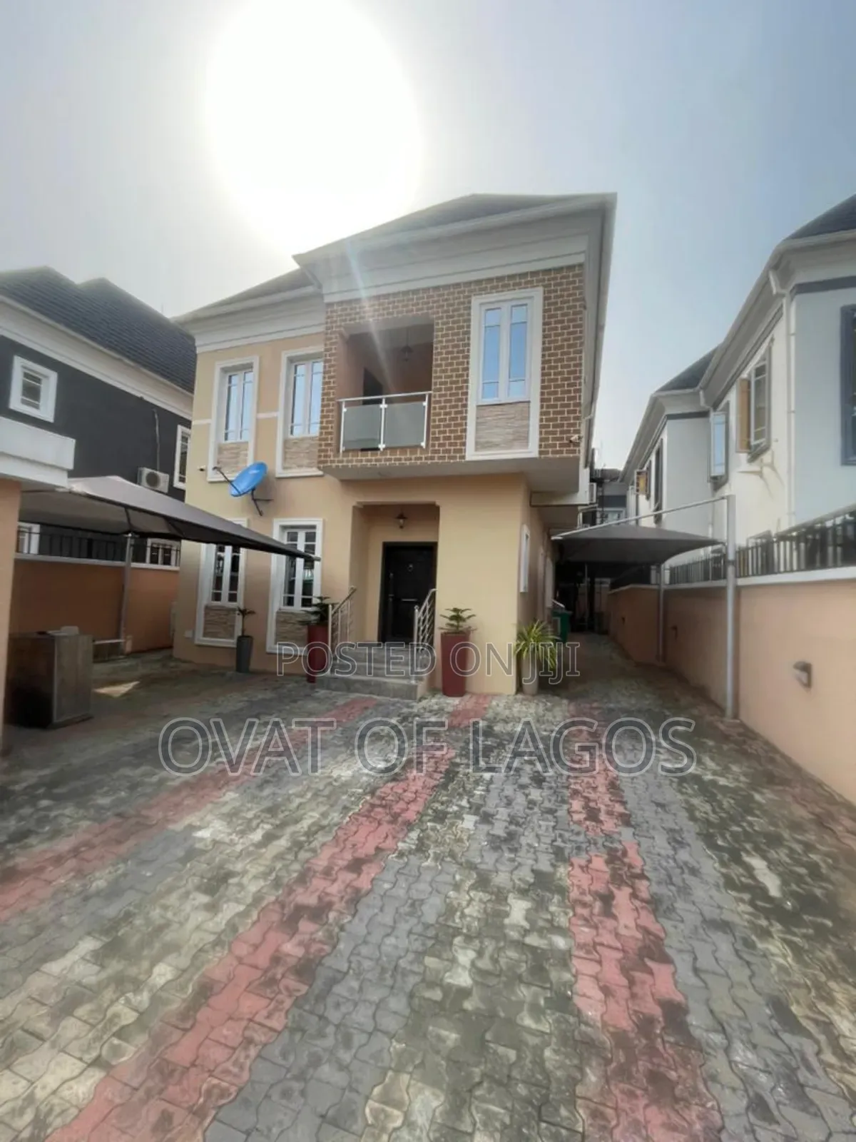 4bdrm Duplex in Chevron for rent
