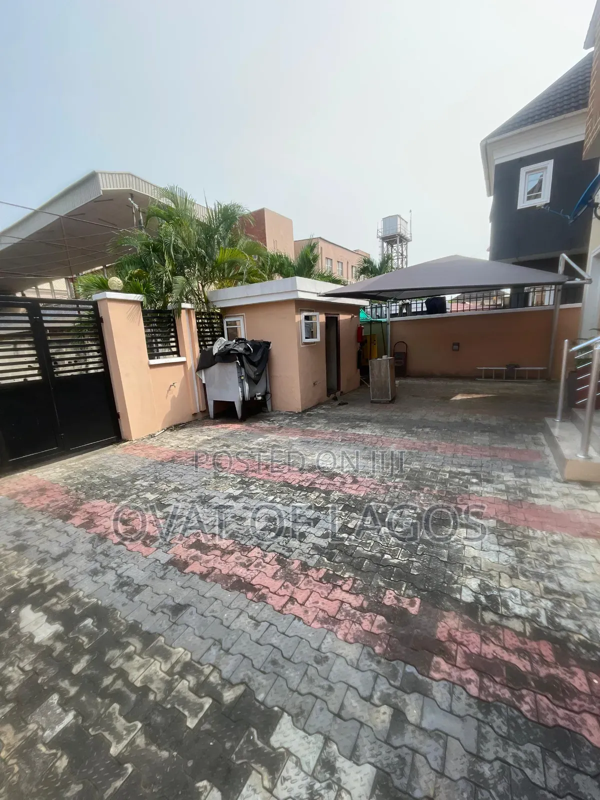 4bdrm Duplex in Chevron for rent