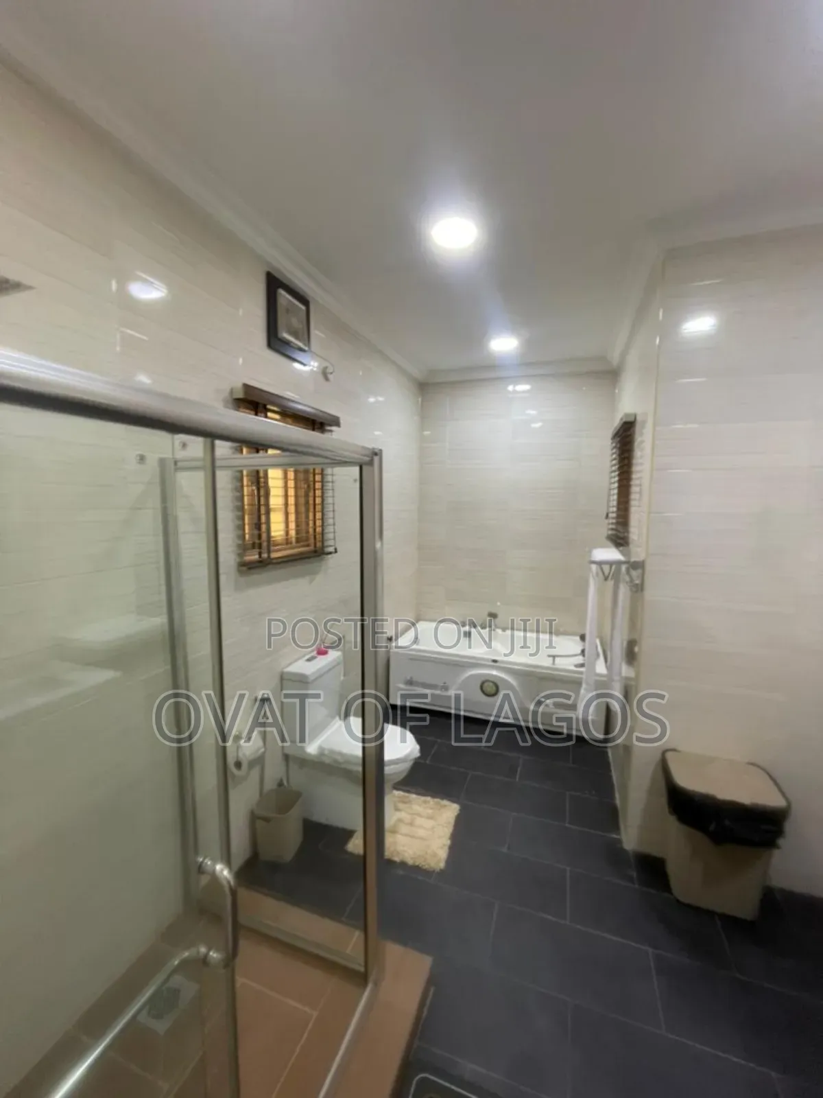 4bdrm Duplex in Chevron for rent