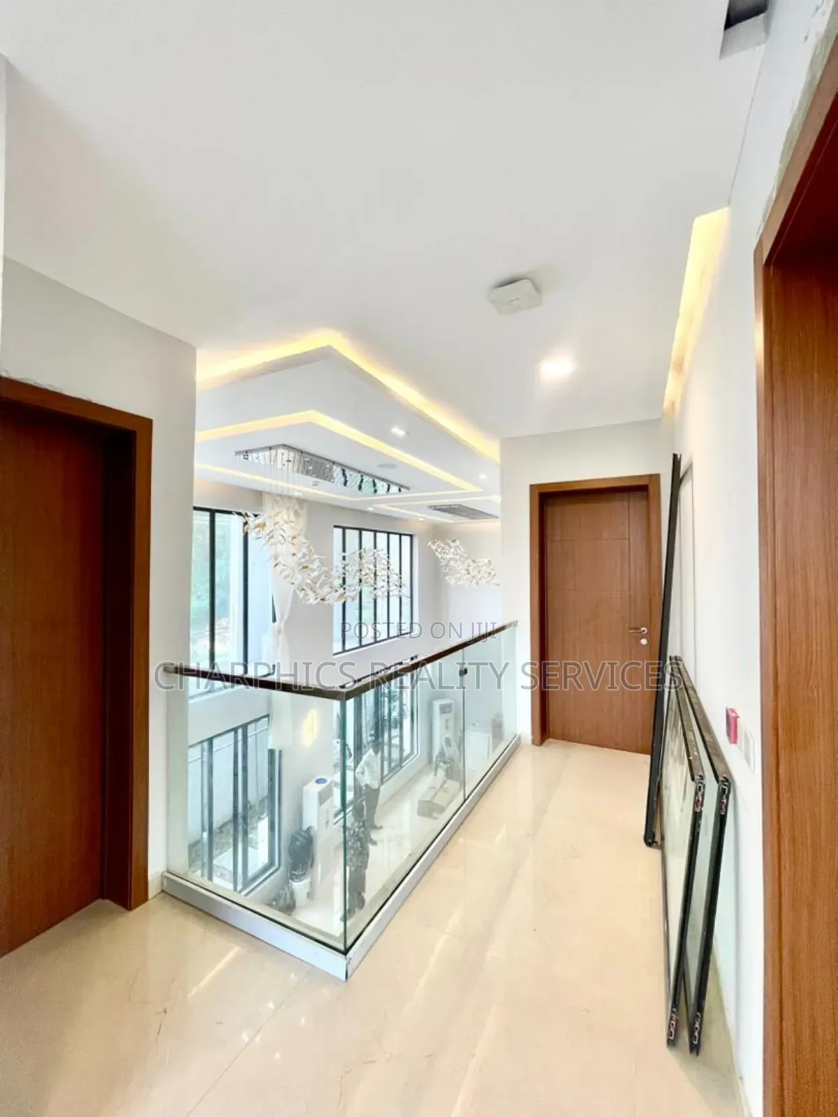 5bdrm Duplex in Banana Island for sale