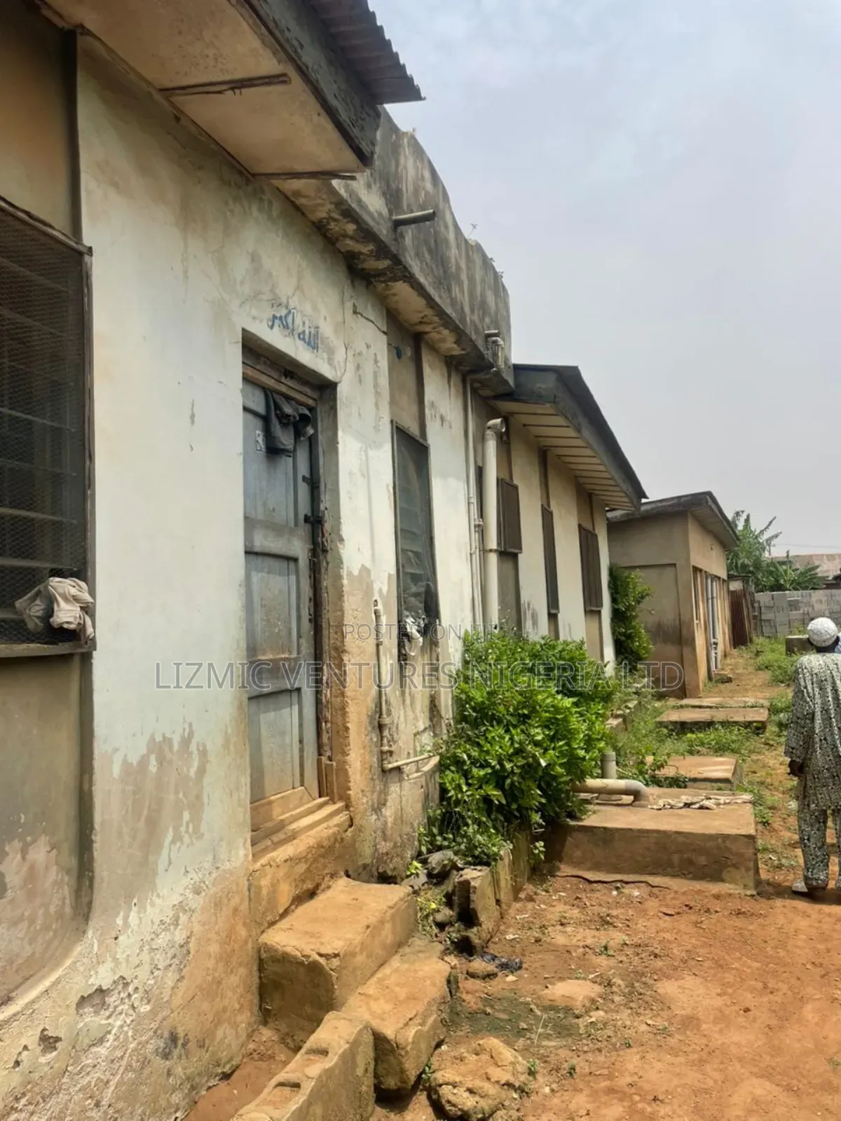 2bdrm Bungalow in Isuti, Igando / Ikotun/Igando for sale