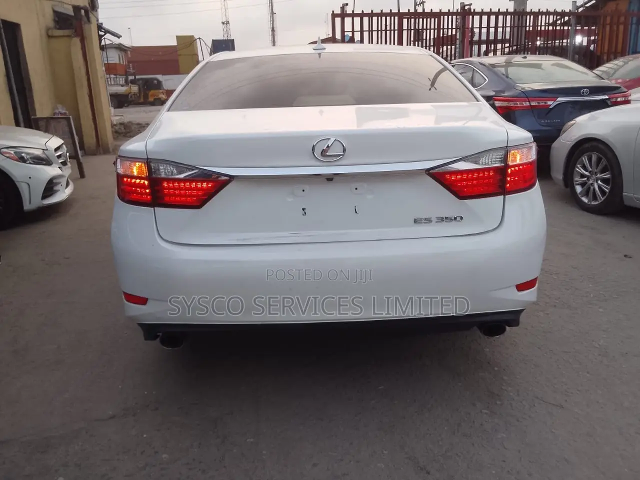 Lexus ES 350 FWD 2014 White