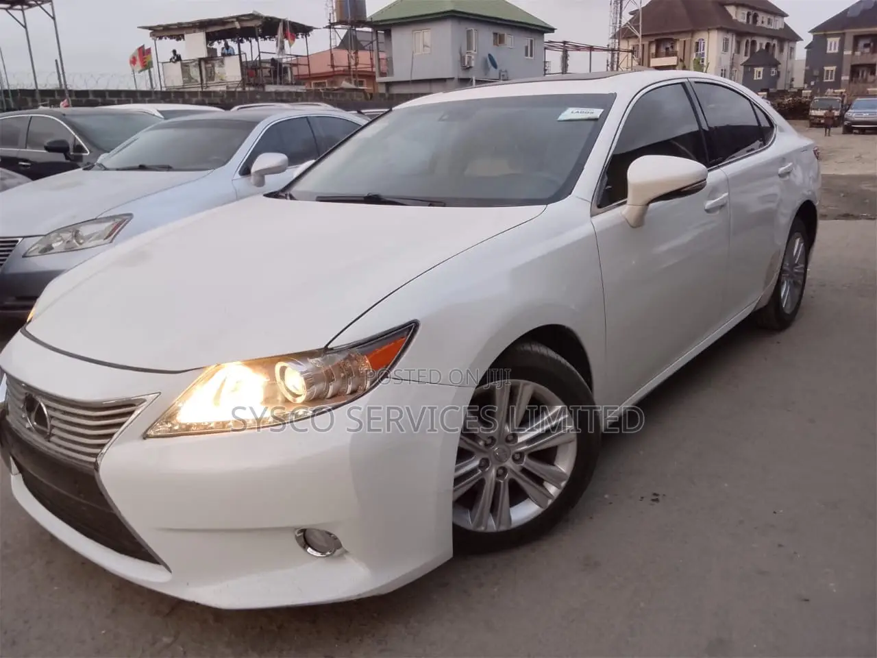 Lexus ES 350 FWD 2014 White