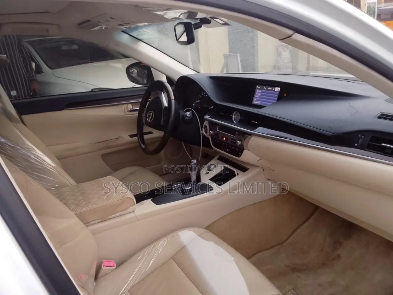 Lexus ES 350 FWD 2014 White
