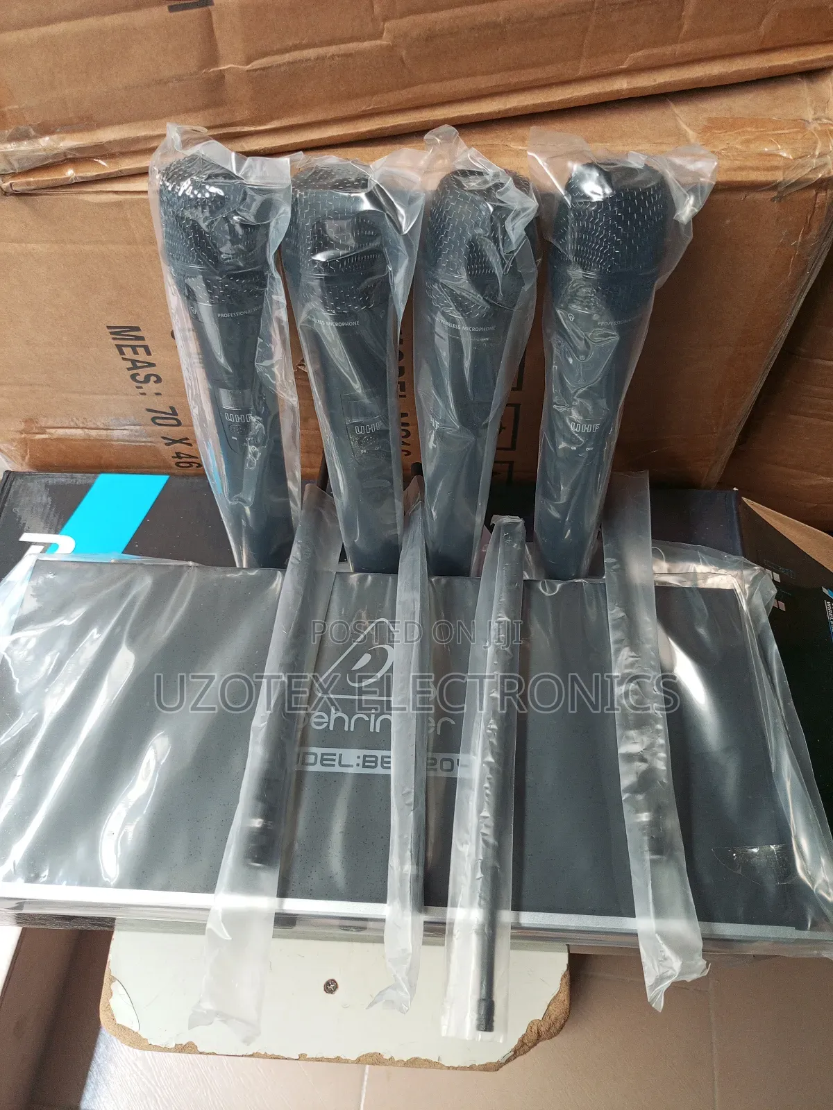 4in1 Mic Wireless Behringer