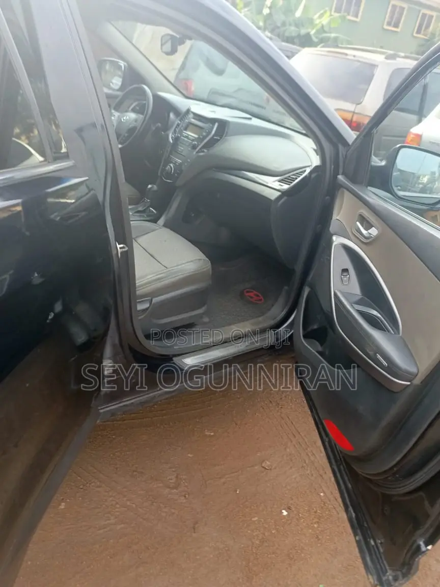 Hyundai Santa Fe 2013 Black