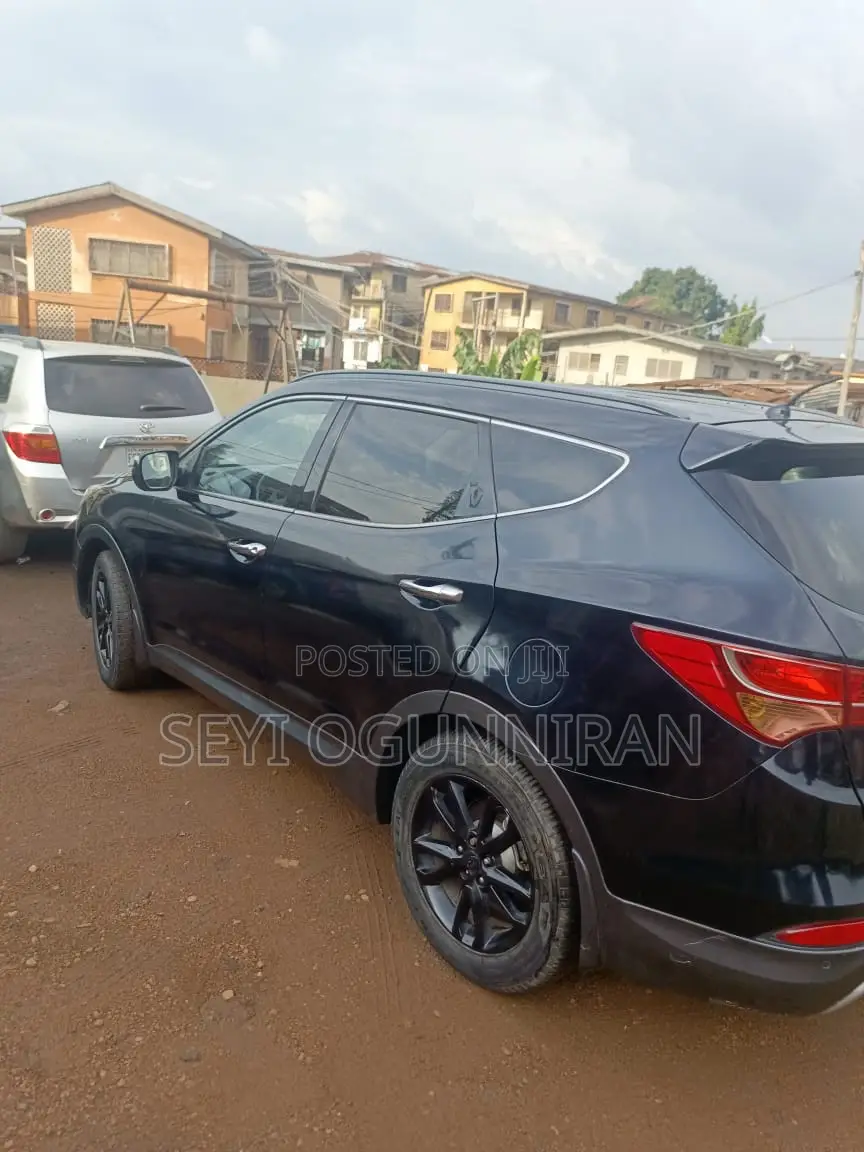 Hyundai Santa Fe 2013 Black