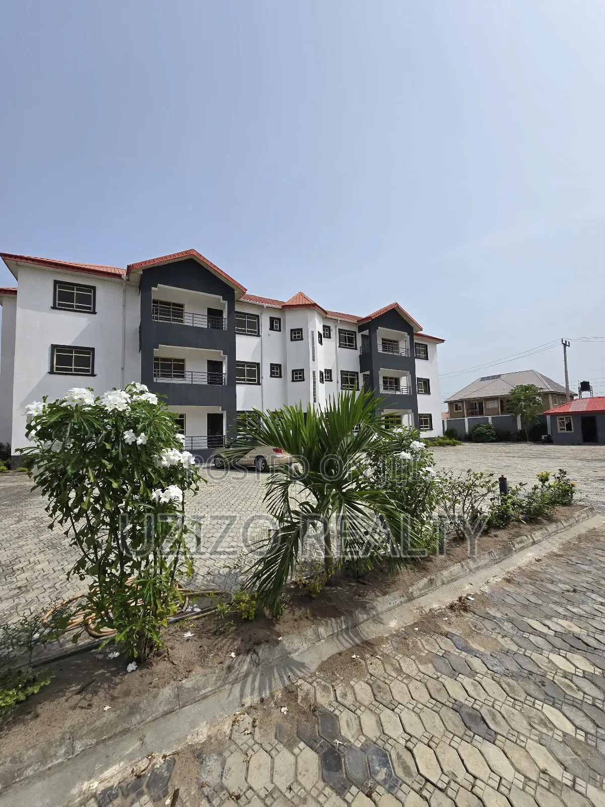 3bdrm Block of Flats in Abijo for sale
