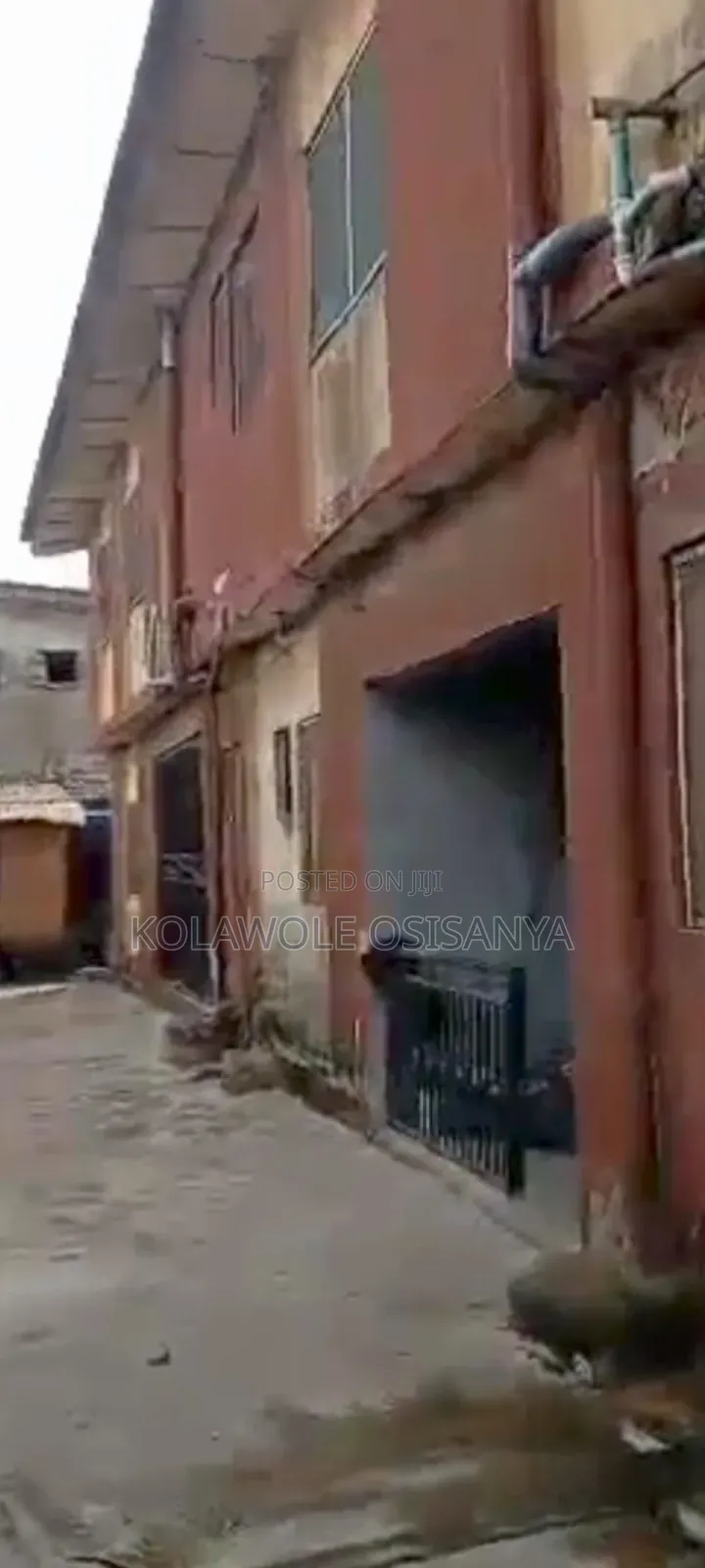 5bdrm Block of Flats in Ijegun for sale