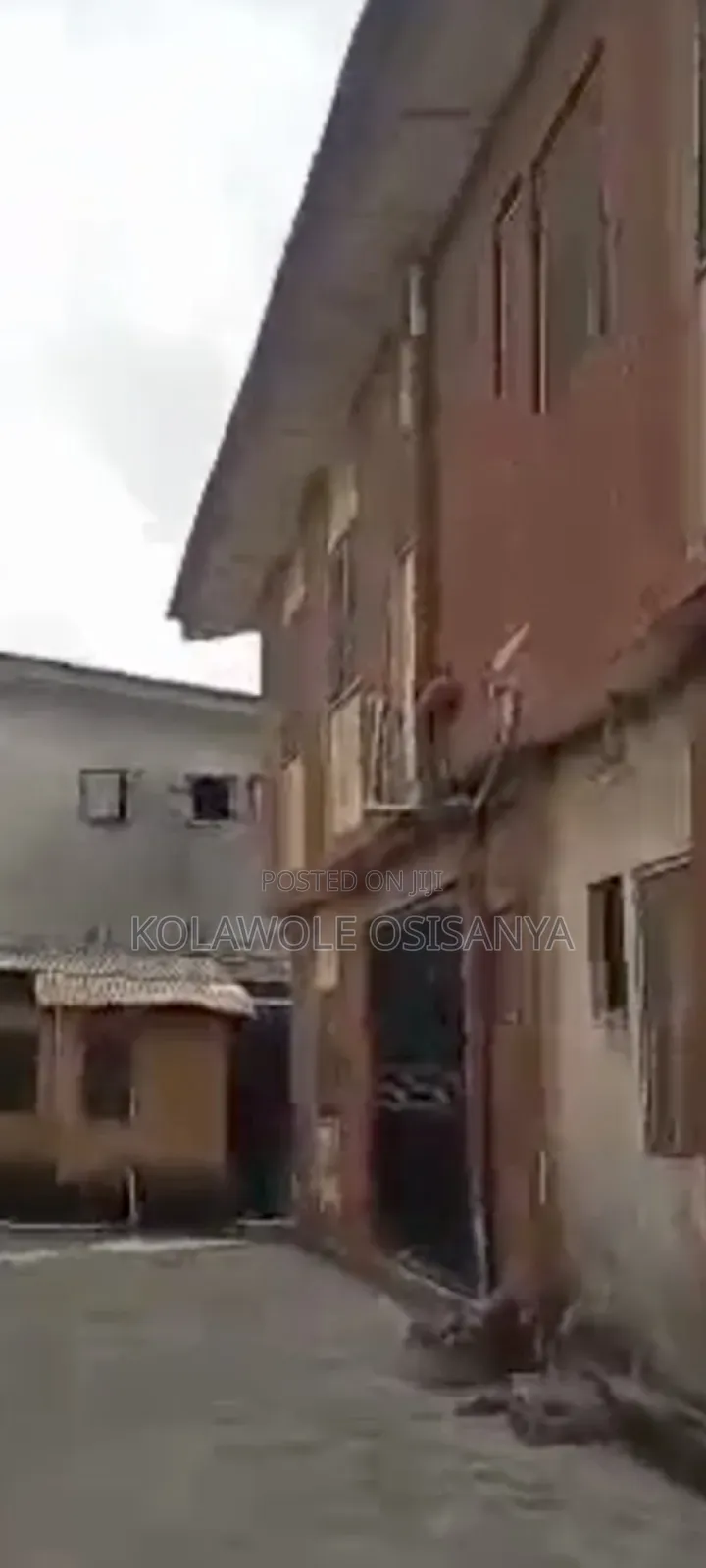 5bdrm Block of Flats in Ijegun for sale