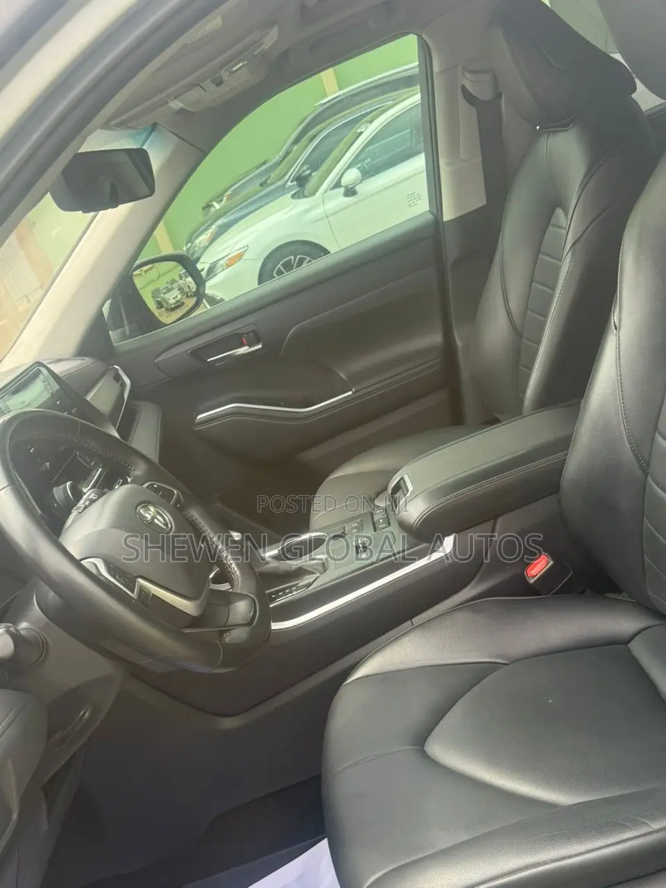 Toyota Highlander XLE 2022 Silver