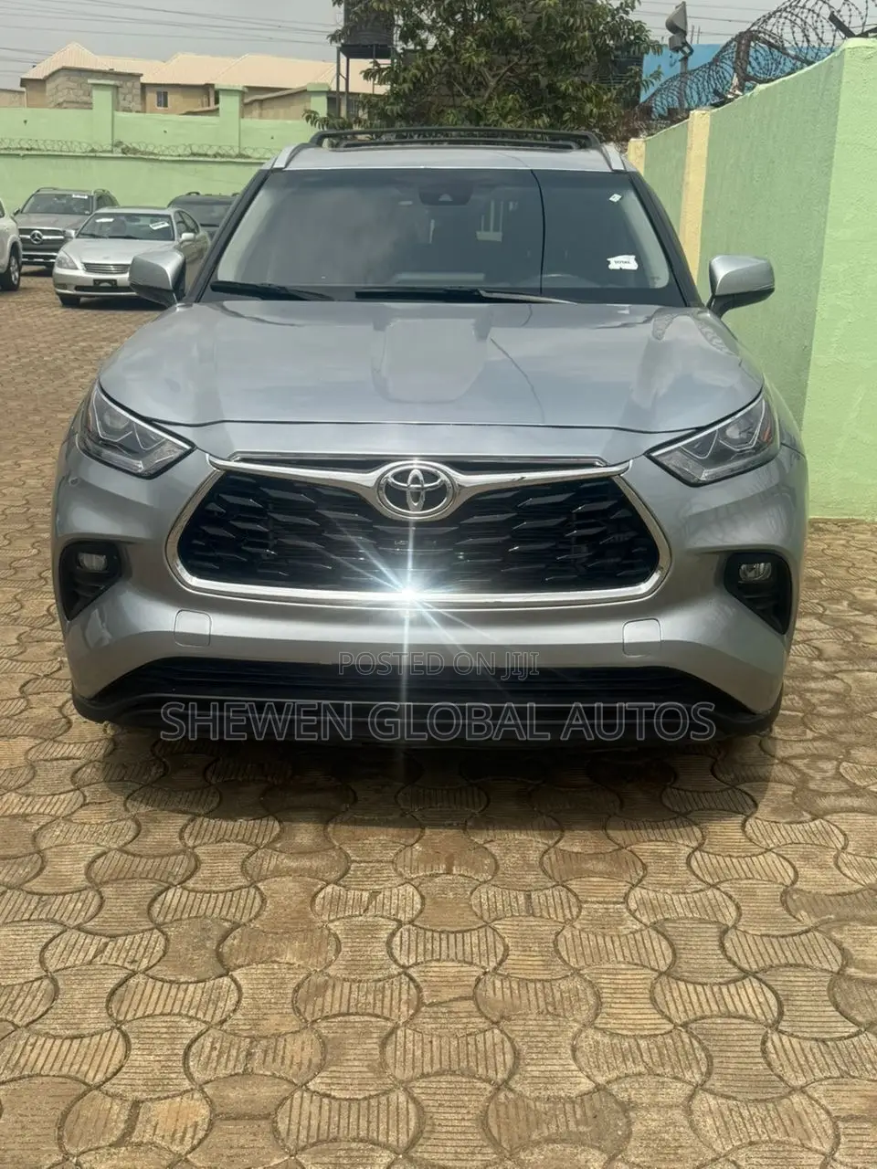 Toyota Highlander XLE 2022 Silver