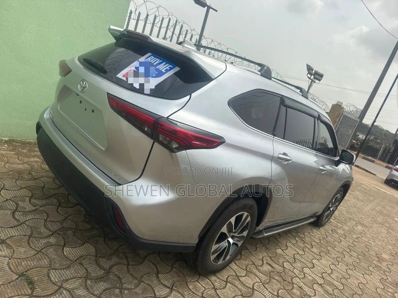 Toyota Highlander XLE 2022 Silver