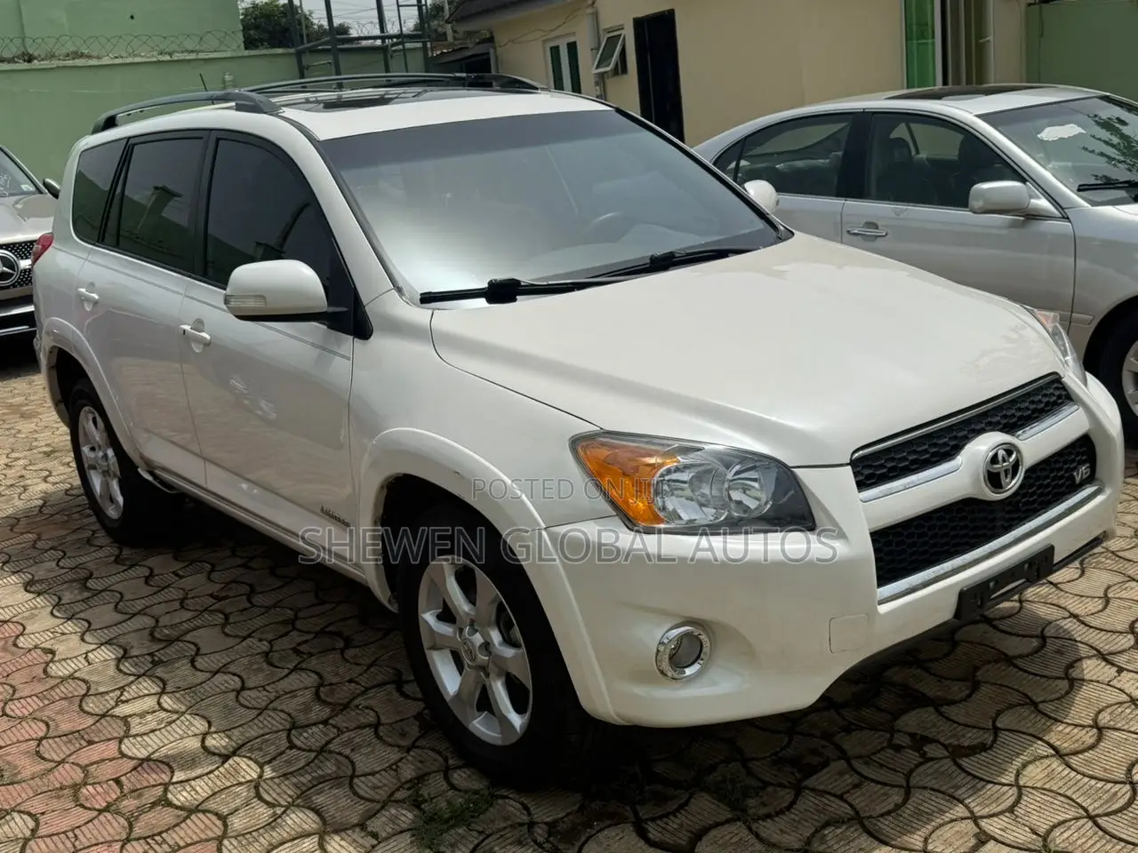 Toyota RAV4 3.5 Limited 2010 White