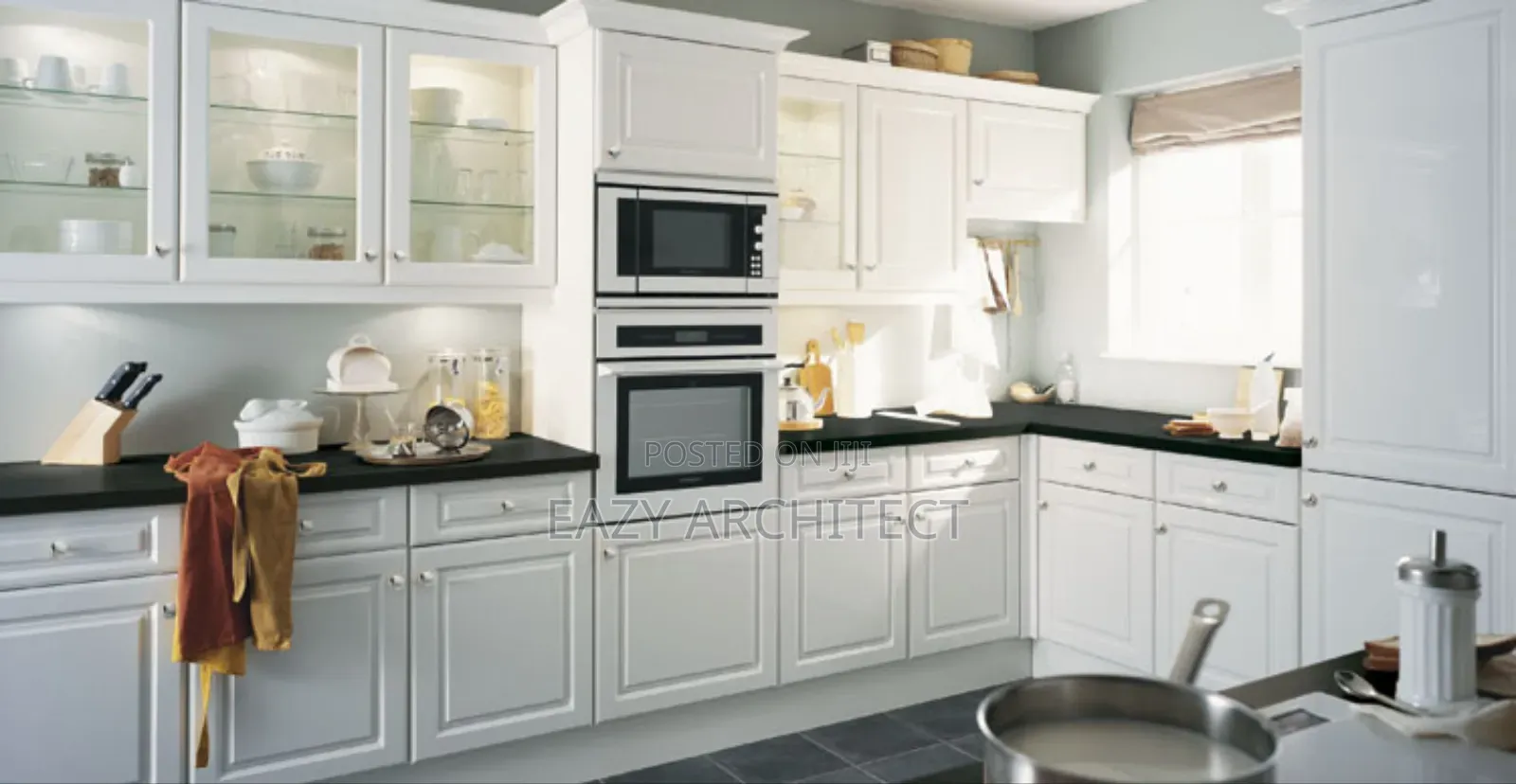 Classic Kitchen Cabinet With Functional Accessories