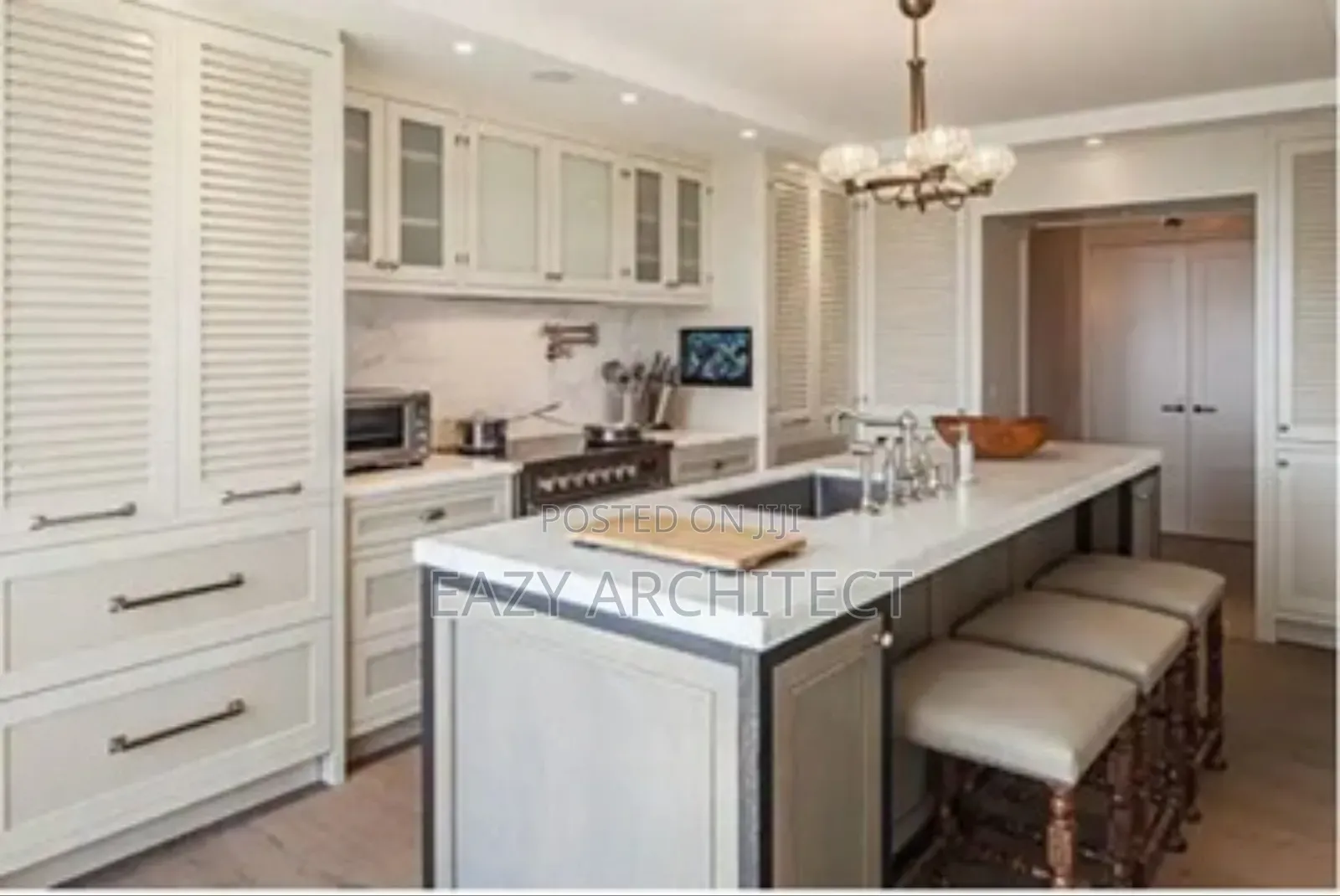 Classic Kitchen Cabinet With Functional Accessories