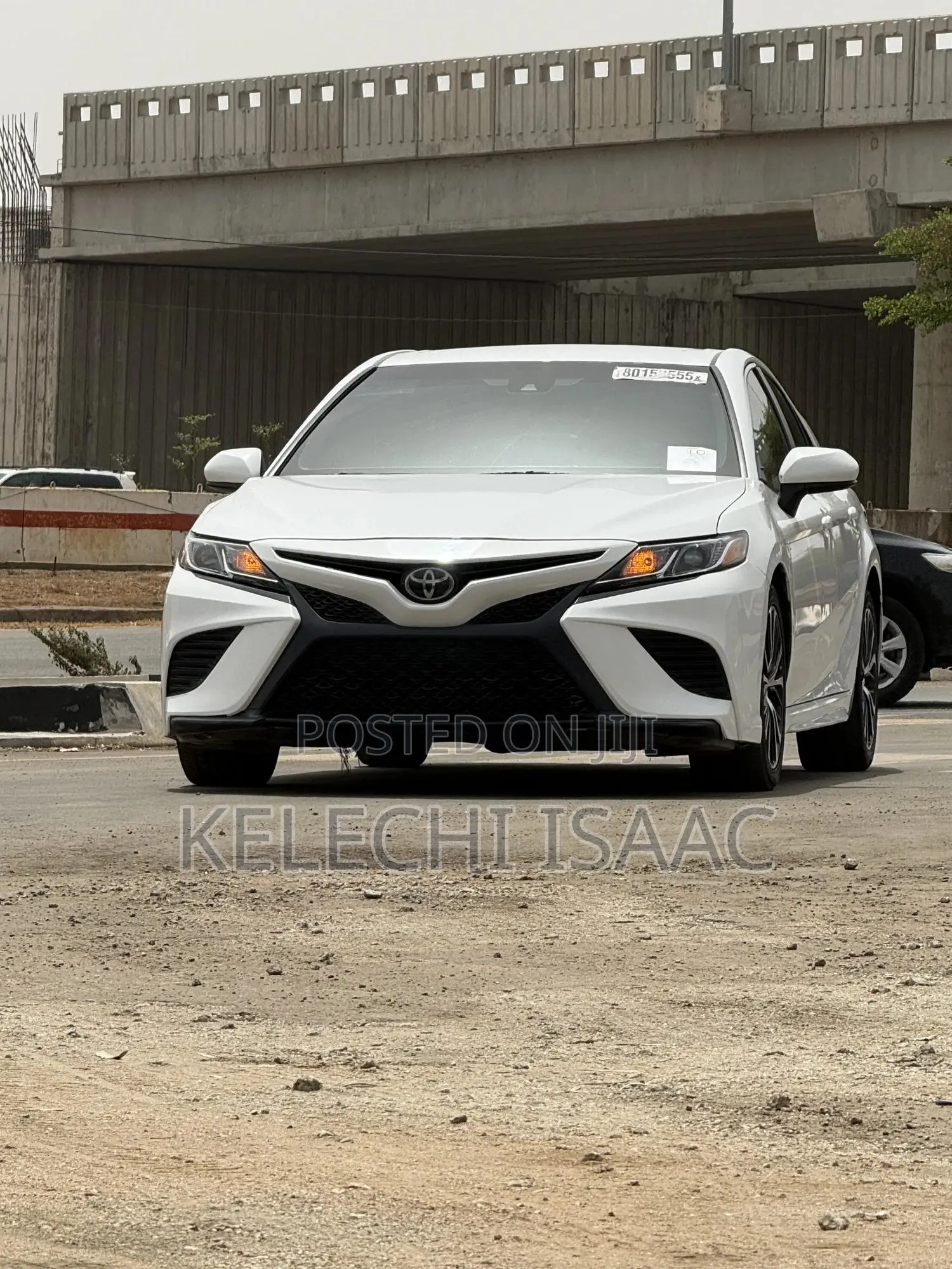 Toyota Camry SE FWD (2.5L 4cyl 8AM) 2018 White