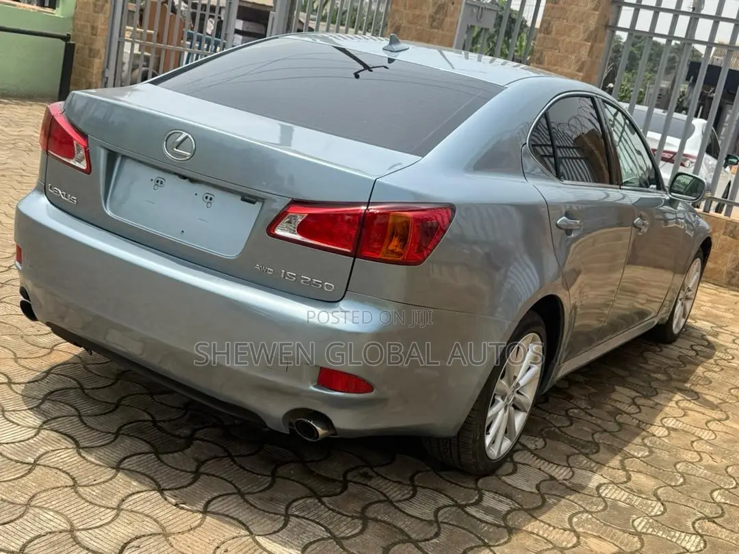 Lexus IS 250 2010 Blue