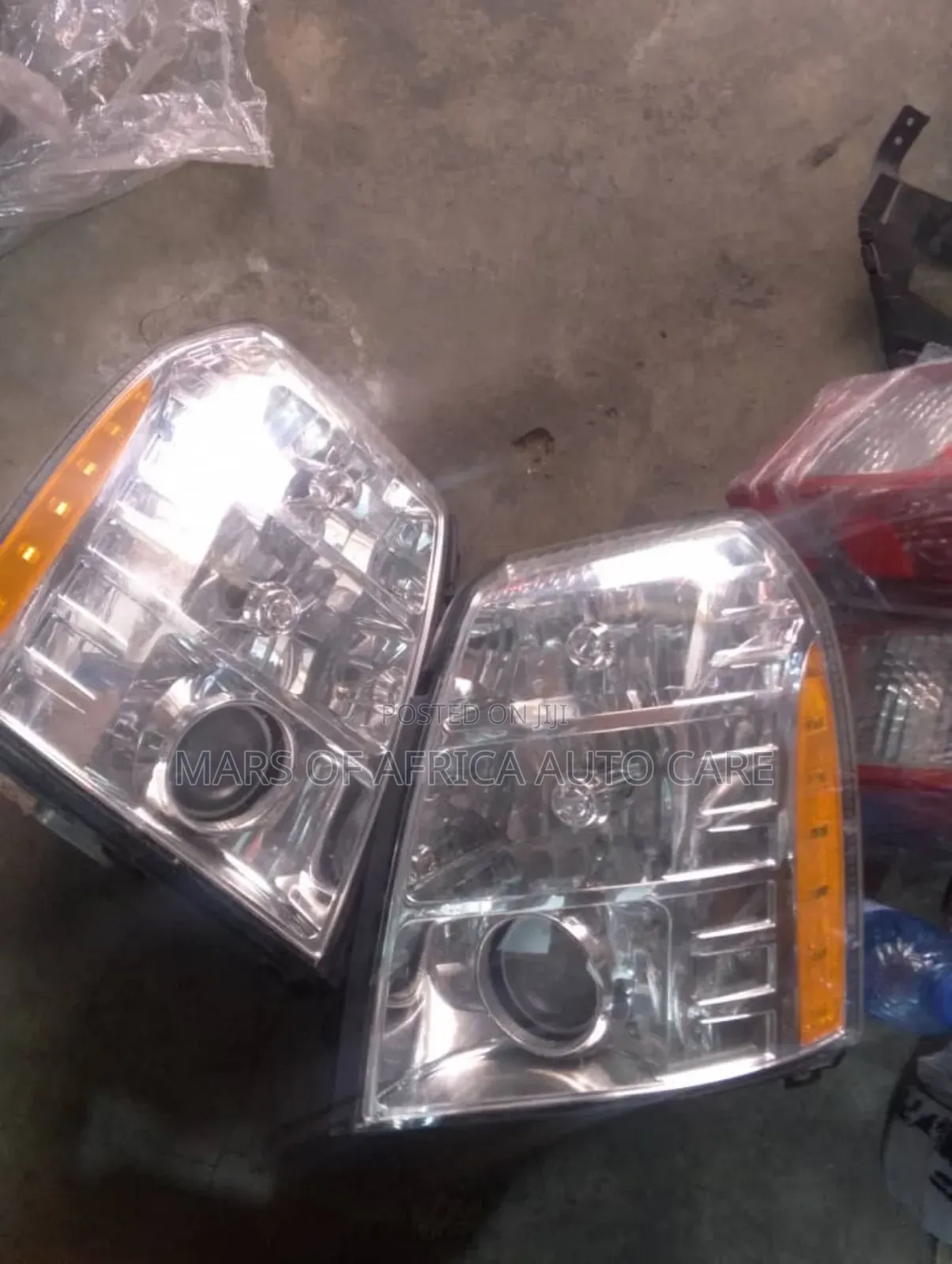 Headlights Cadillac Escalade 2012
