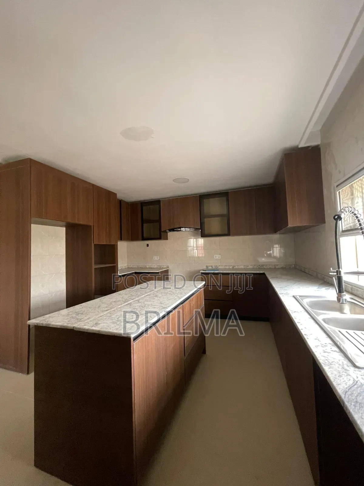 5bdrm Duplex in Wuye for sale