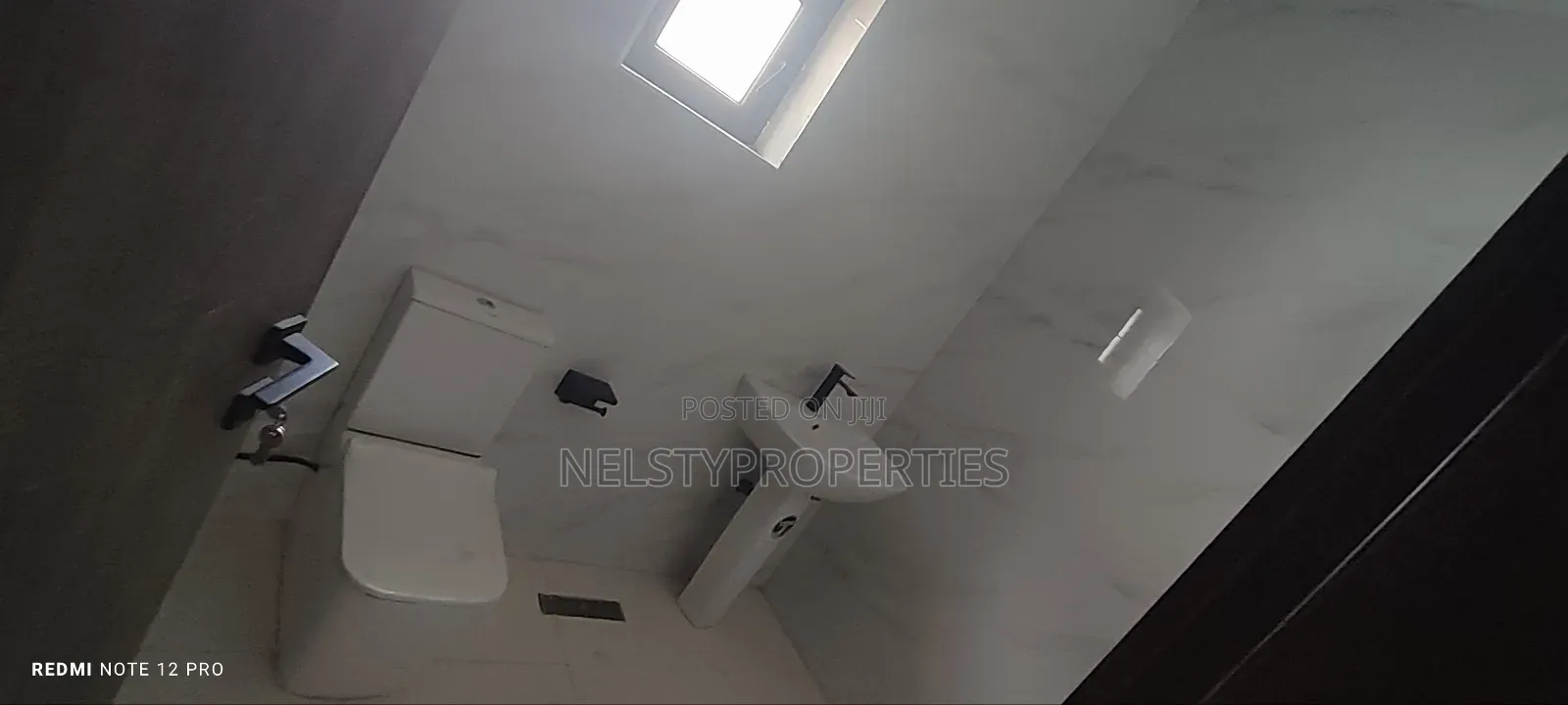 4bdrm Duplex in Efab, Gwarinpa for sale